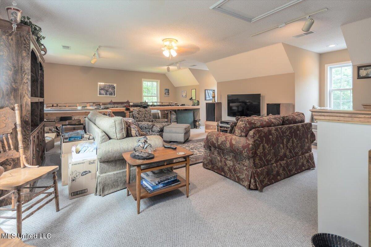 12821 Whispering Pines Drive, Olive Branch, Mississippi image 36