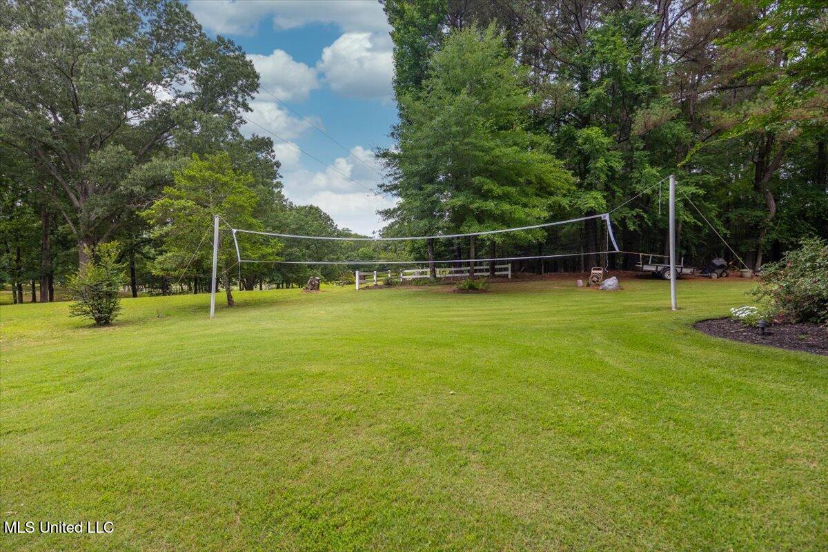 12821 Whispering Pines Drive, Olive Branch, Mississippi image 49