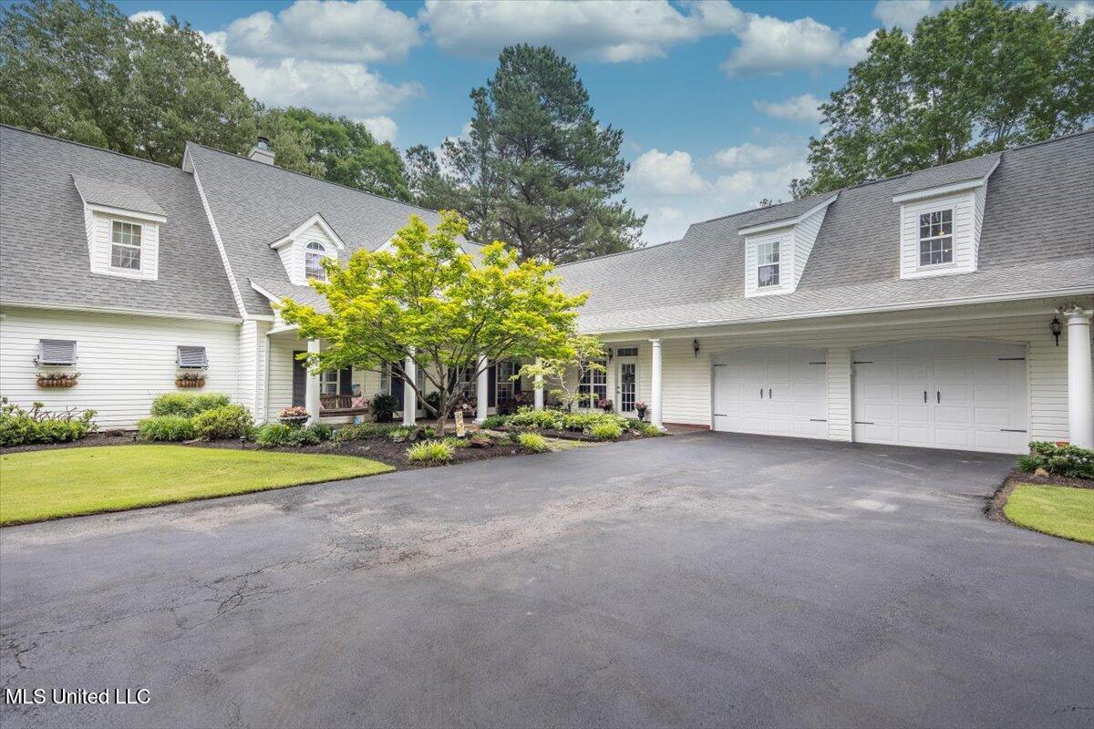 12821 Whispering Pines Drive, Olive Branch, Mississippi image 3