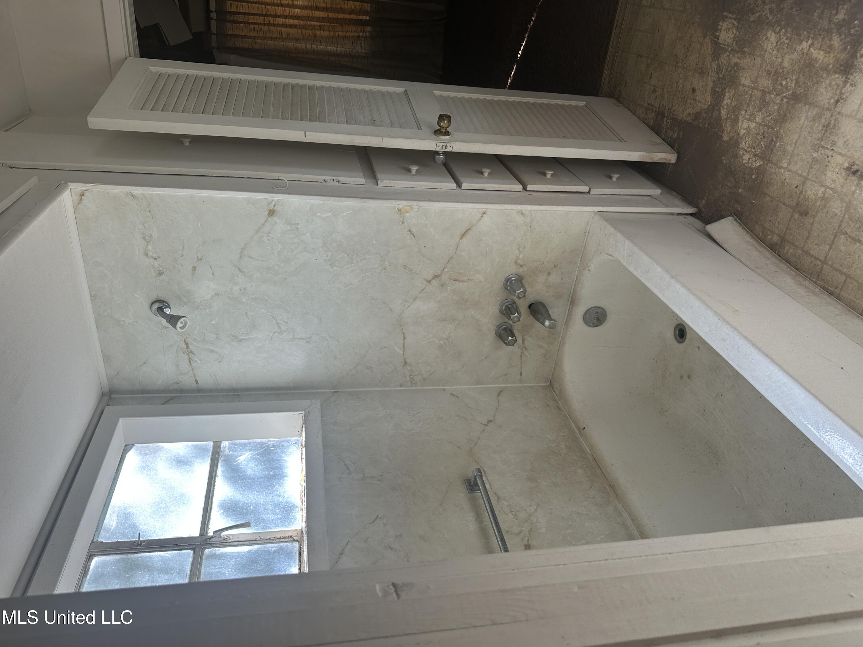 Gulfport, Mississippi 39501, United States, 2 Bedrooms Bedrooms, ,2 BathroomsBathrooms,Residential,Active,245502