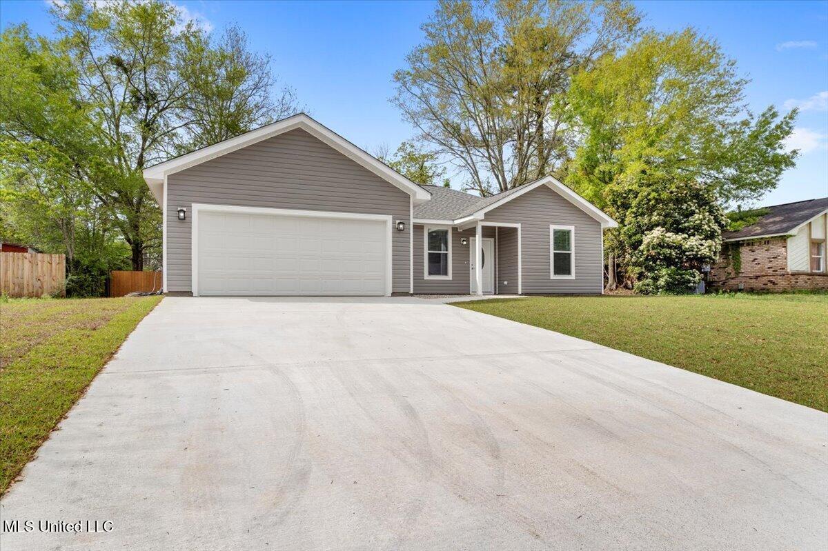 12509 W Canterbury Drive, Ocean Springs, Mississippi image 2