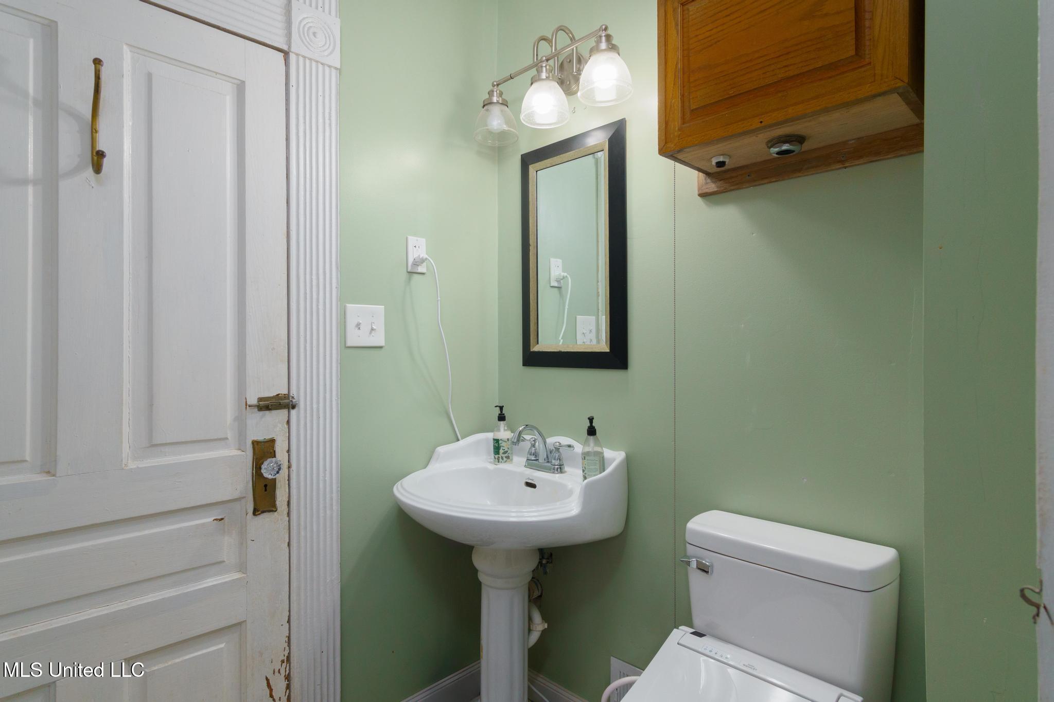 303 Walnut Street, Hattiesburg, Mississippi image 25