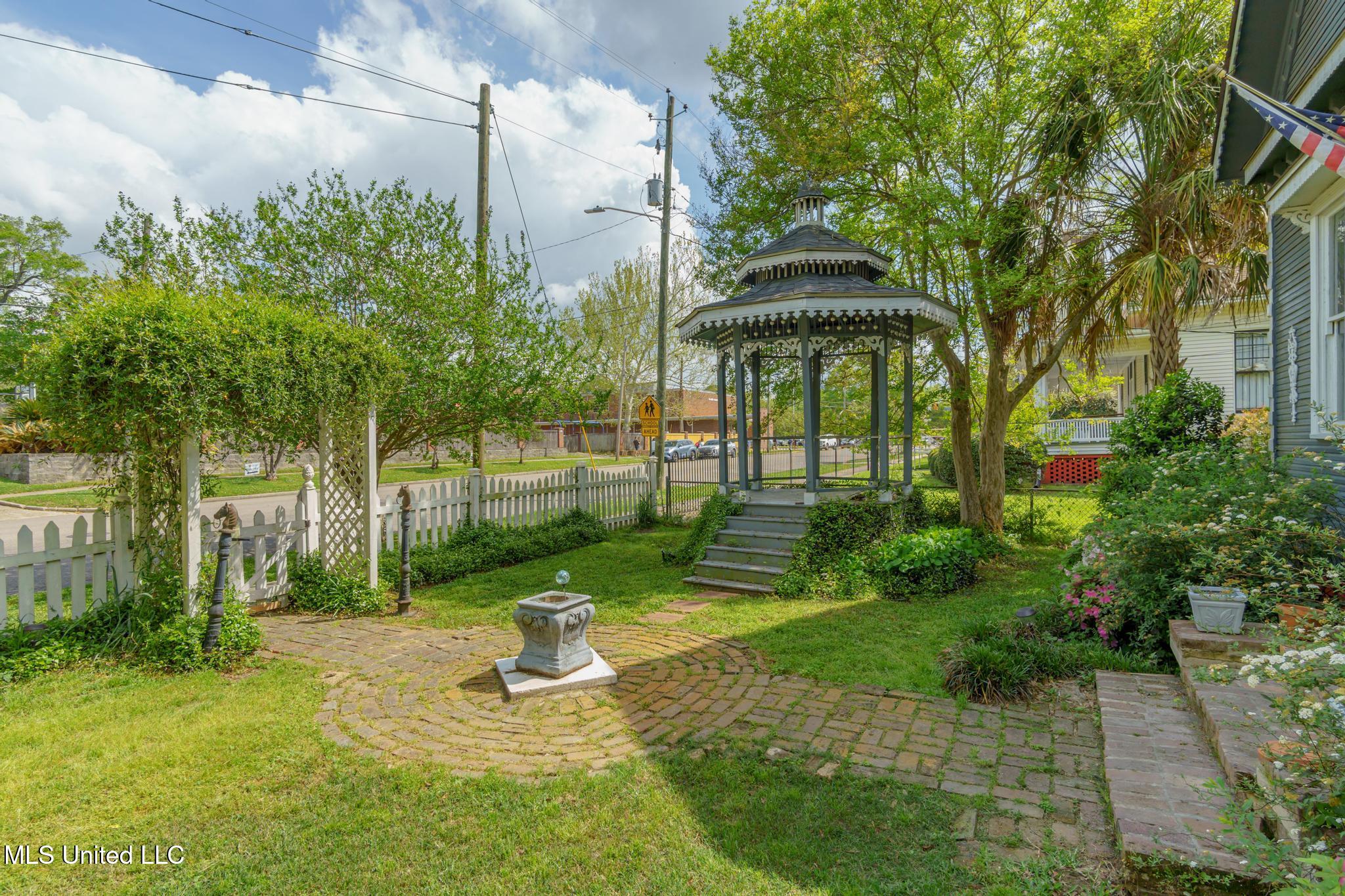 303 Walnut Street, Hattiesburg, Mississippi image 5
