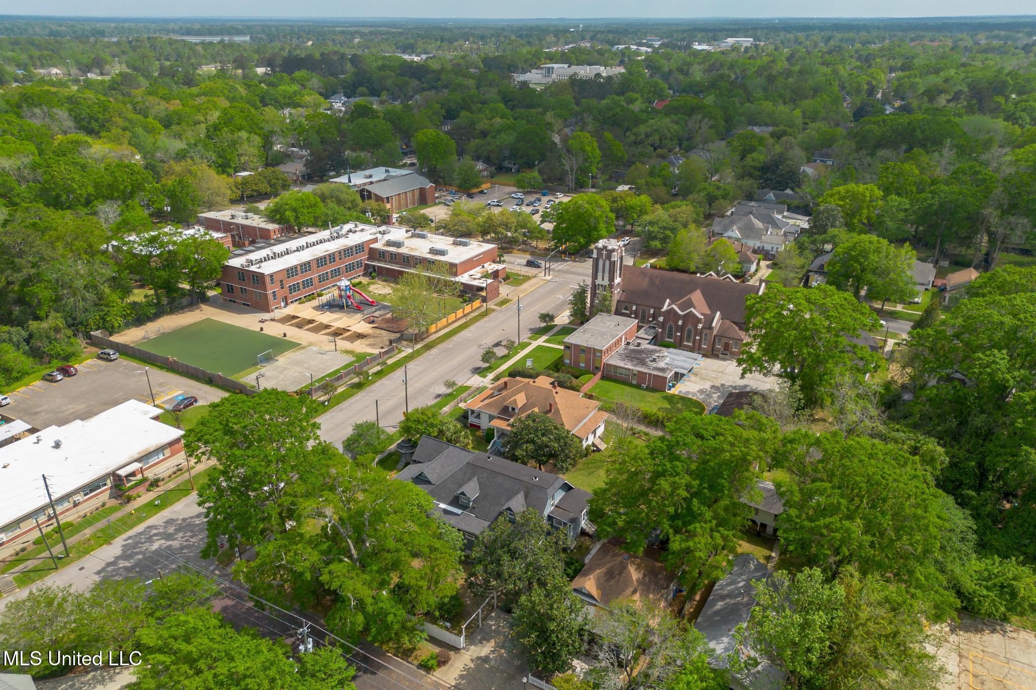 303 Walnut Street, Hattiesburg, Mississippi image 40