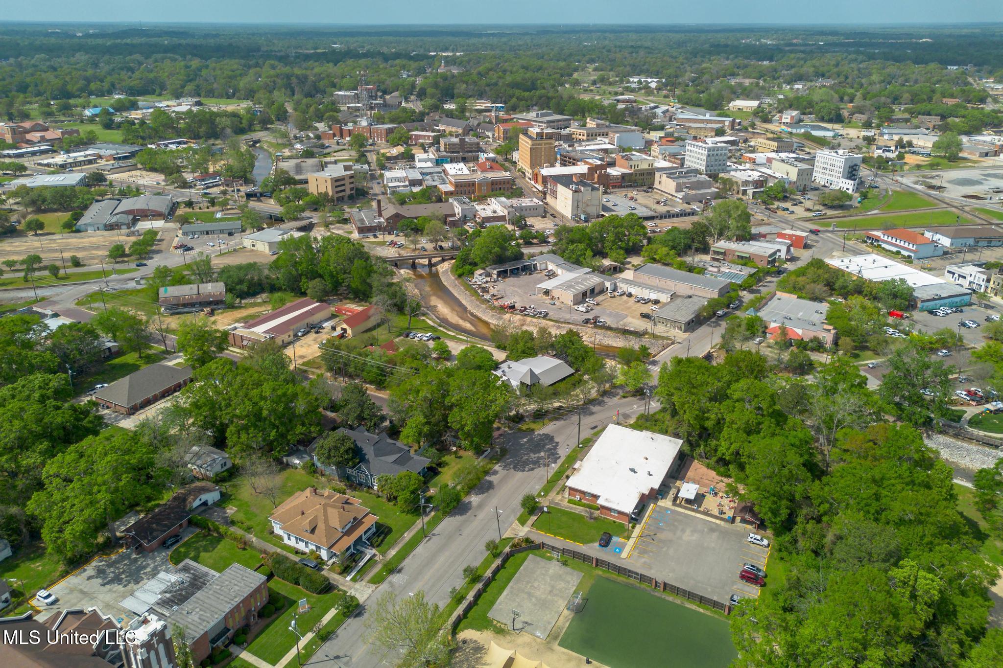 303 Walnut Street, Hattiesburg, Mississippi image 42