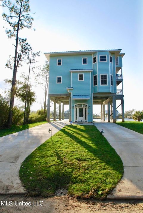 Homes For Sale - 219 Baywood Drive<br/> Harrison County, Pass Christian, MS 39571