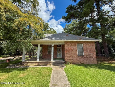 Homes For Sale - 703 Avenue E<br/> McComb, MS 39648