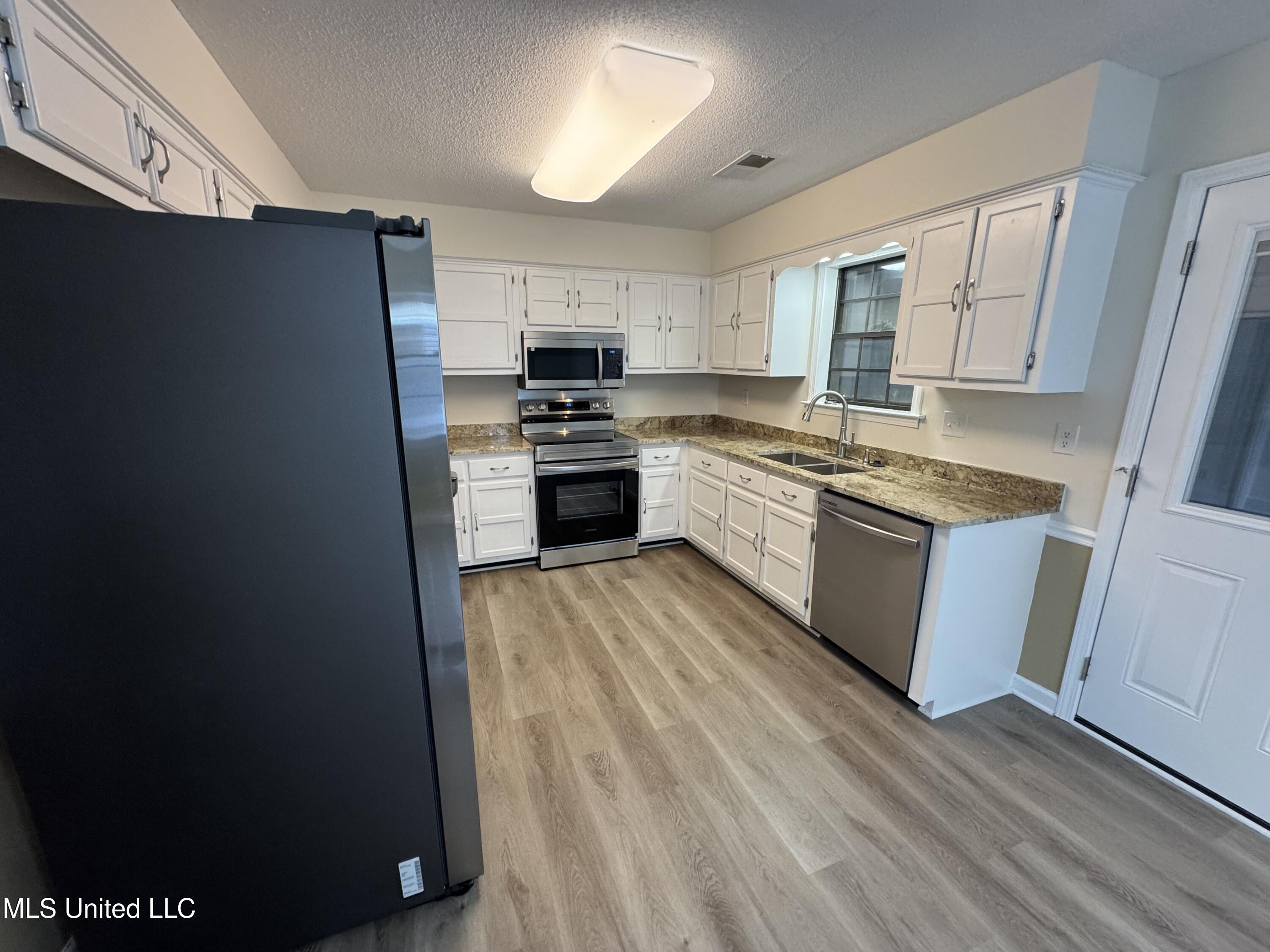 7474 Greenbrook Parkway, Southaven, Mississippi image 3