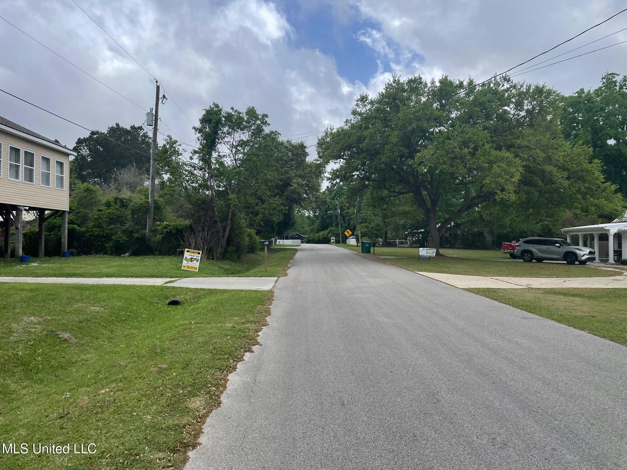 306 Vacation Lane, Waveland, Mississippi image 9