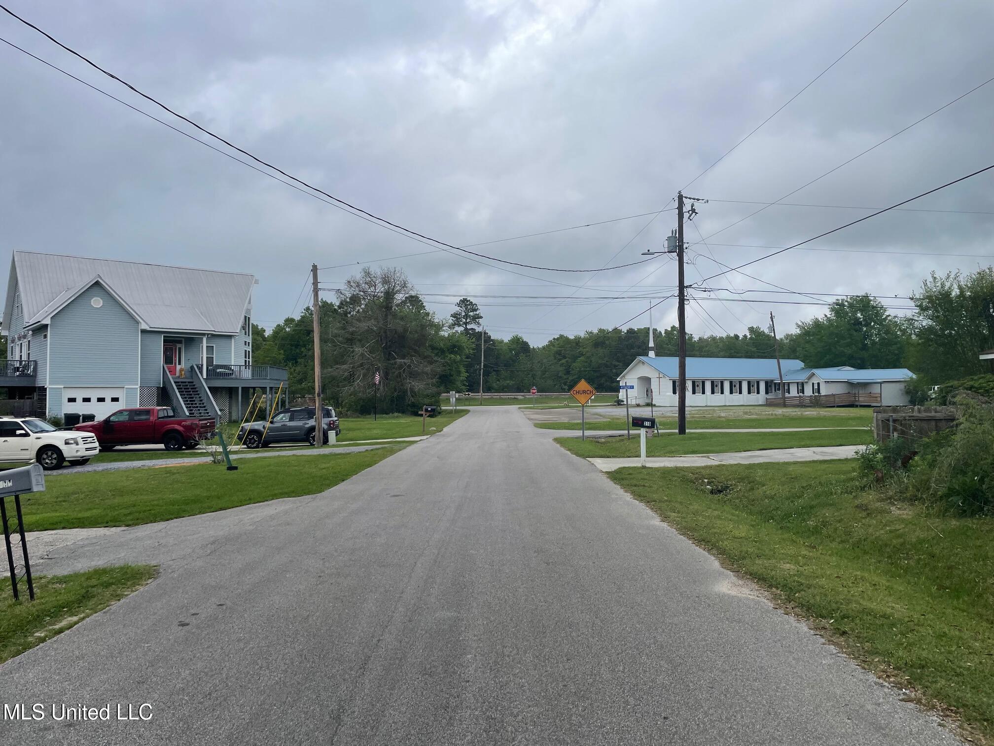 306 Vacation Lane, Waveland, Mississippi image 10