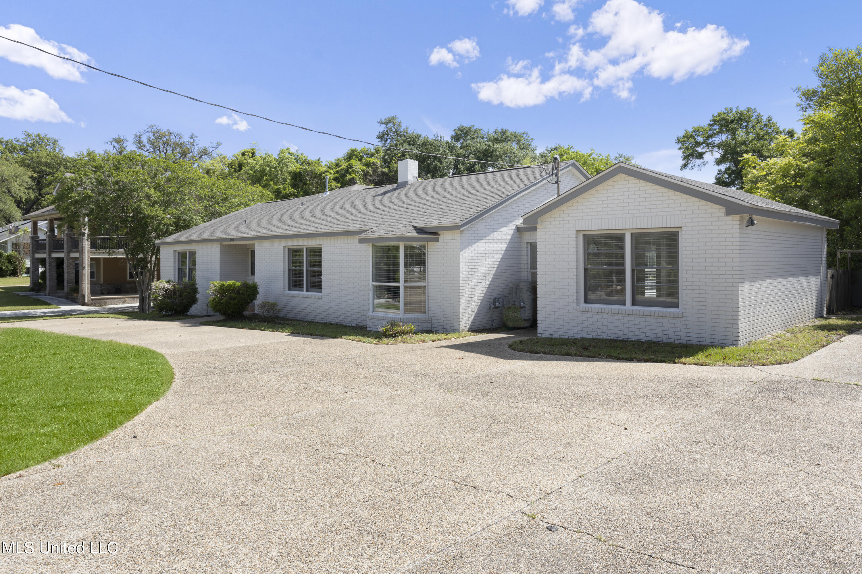 140 Azalea Drive, Biloxi, Mississippi image 3