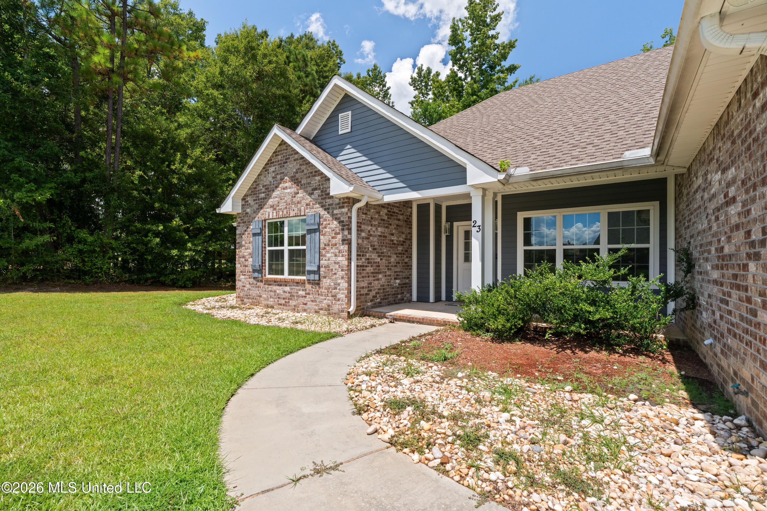 23 E Chapel Hill Boulevard