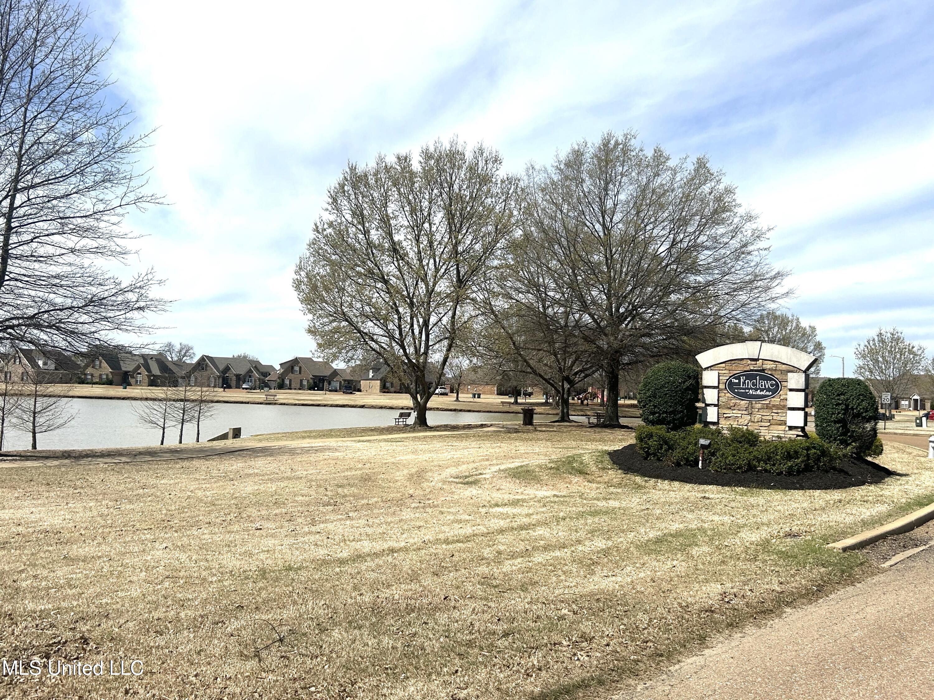 3570 E Enclave Drive, Southaven, Mississippi image 31
