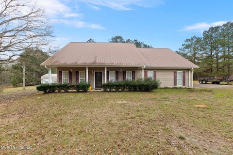 Homes For Sale - 9 Albert Odom Drive<br/> Poplarville, MS 39470