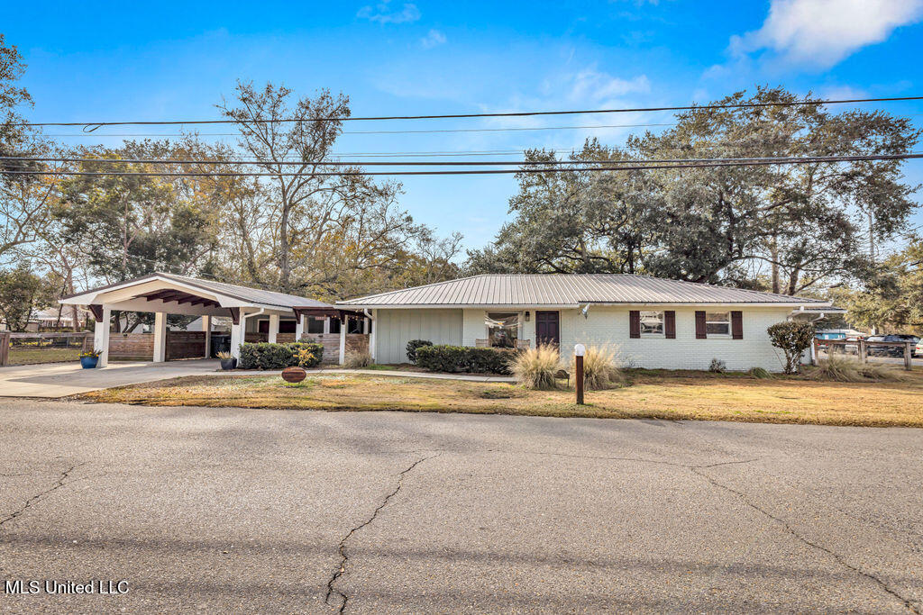 1502 Porter Avenue, Ocean Springs, Mississippi image 2