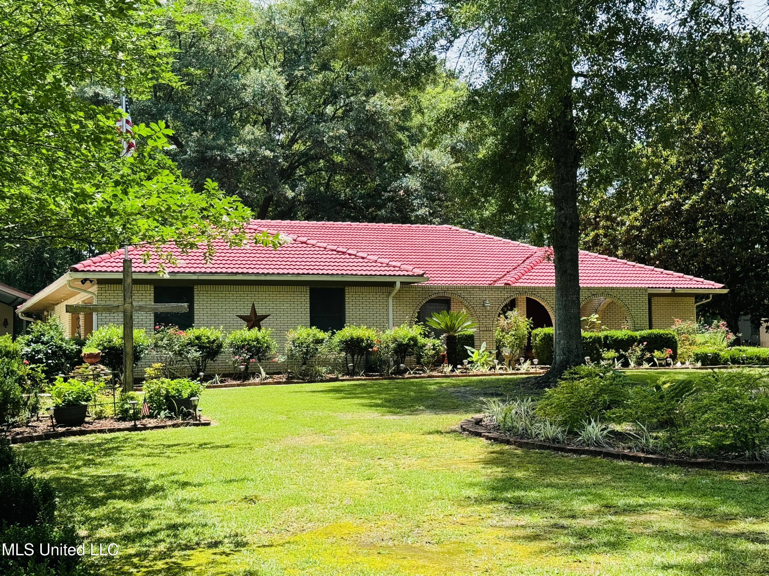18581 W Wortham Road, Saucier, Mississippi image 1