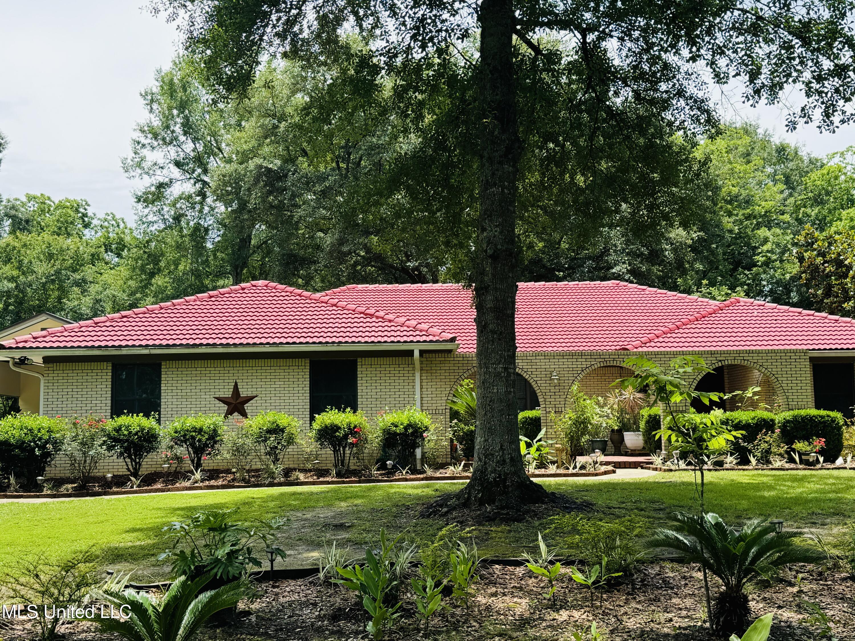 18581 W Wortham Road, Saucier, Mississippi image 3