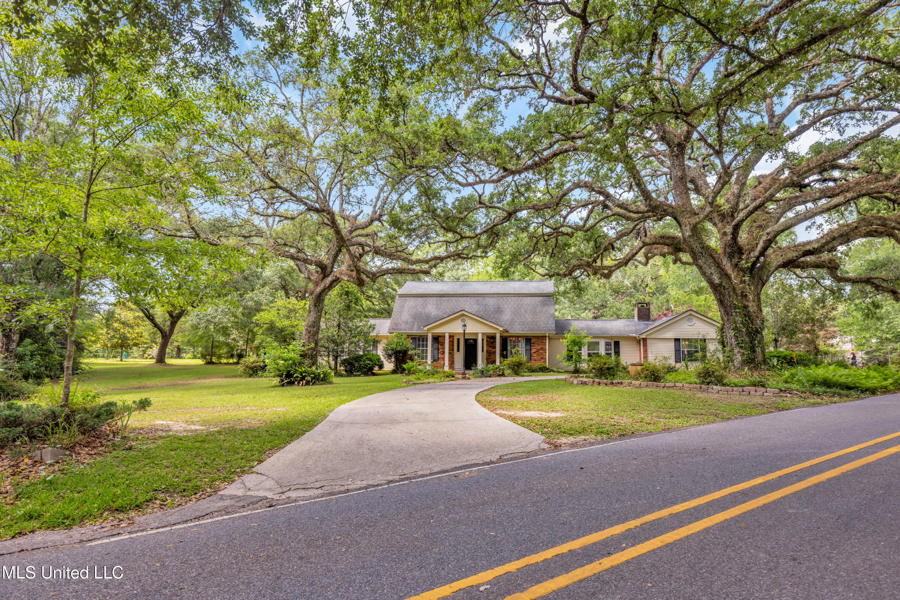 9618 Paige Bayou Road, Vancleave, Mississippi image 1