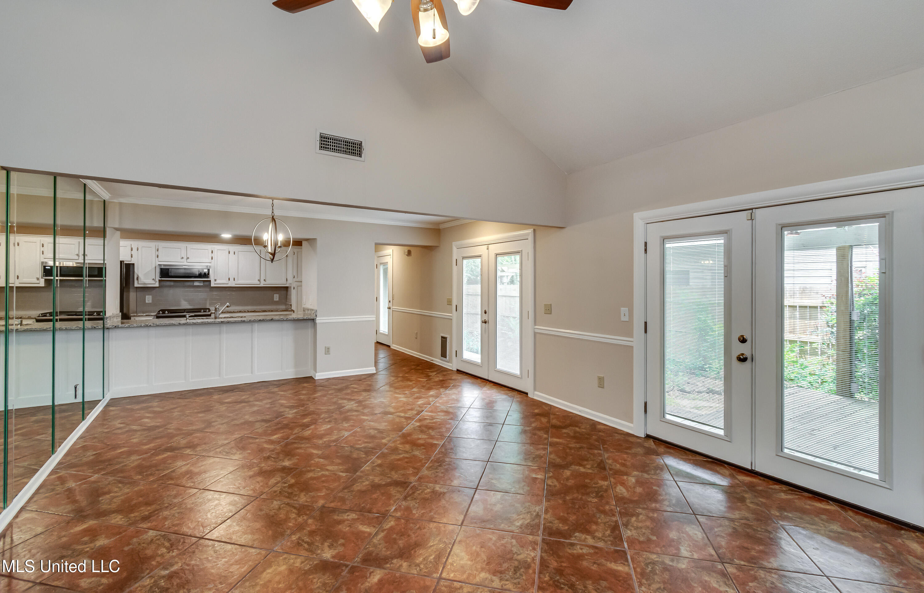 110 E Waterwood Drive, Brandon, Mississippi image 8