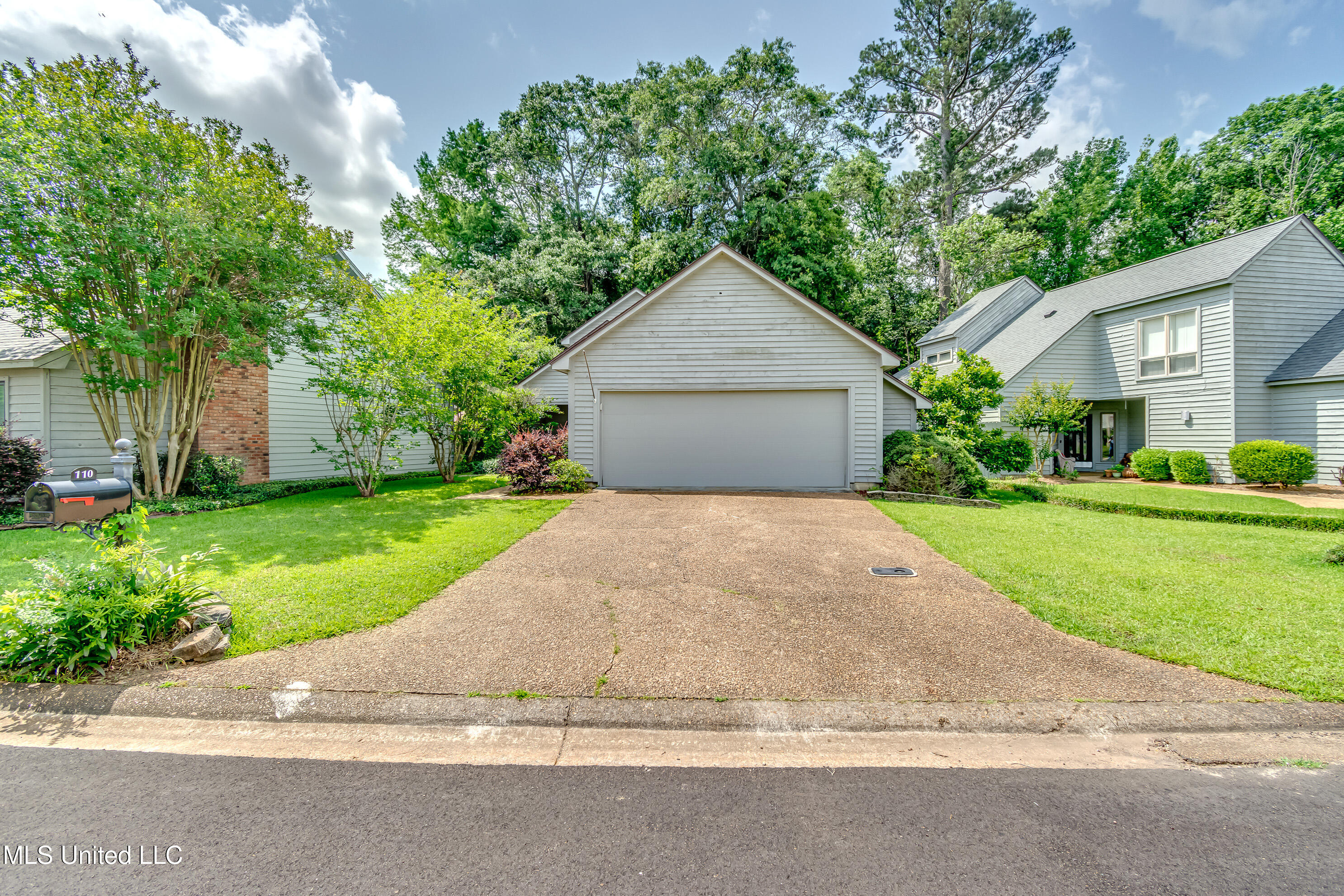 110 E Waterwood Drive, Brandon, Mississippi image 2