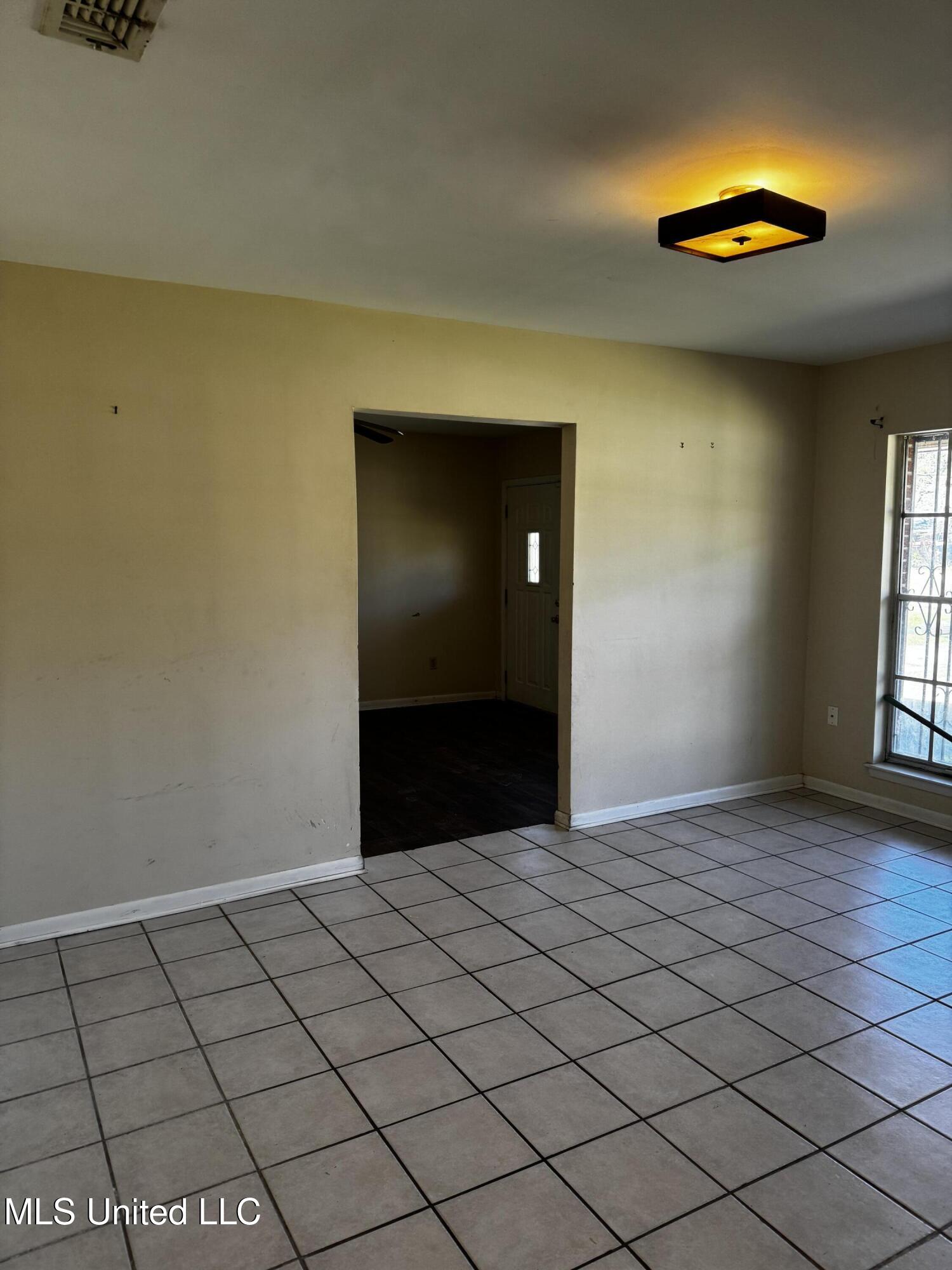 4824 Jefferson Avenue, Moss Point, Mississippi image 5