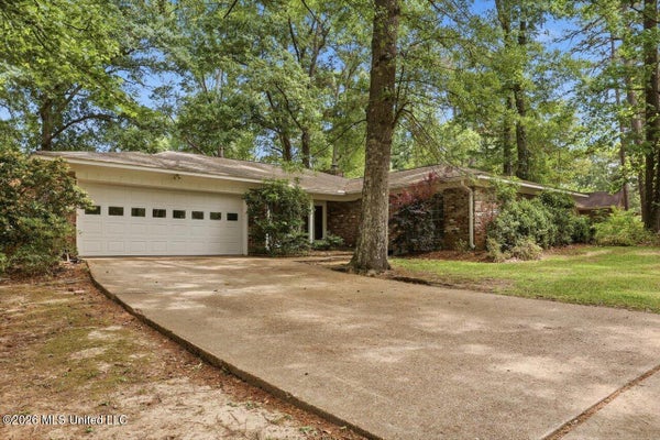300 WHIPPOORWILL RD, BRANDON, MS 39047 - Image ccaa51c8fa28cf7a1196506d2b1987ea/3405017176