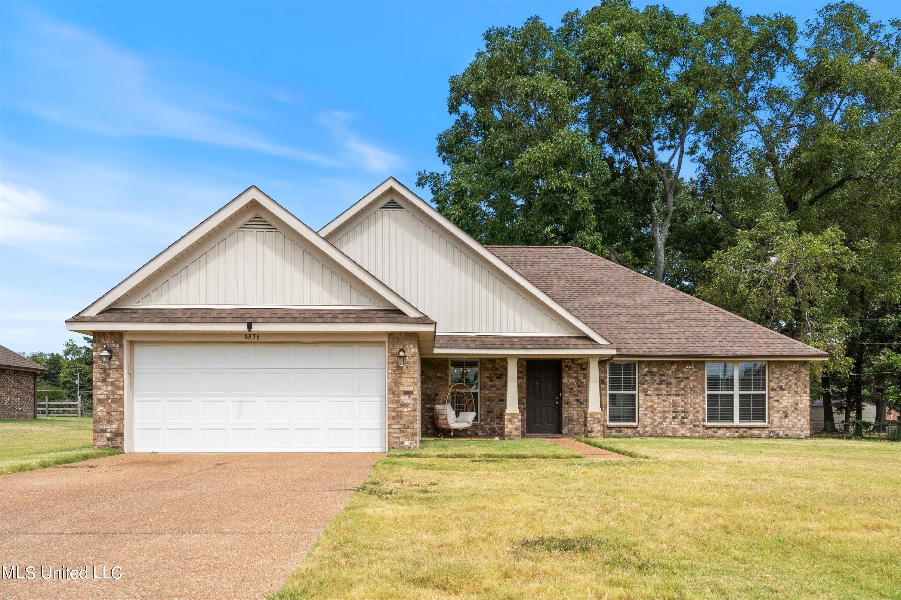 8856 N Courtly Circle Circle, Olive Branch, Mississippi image 2