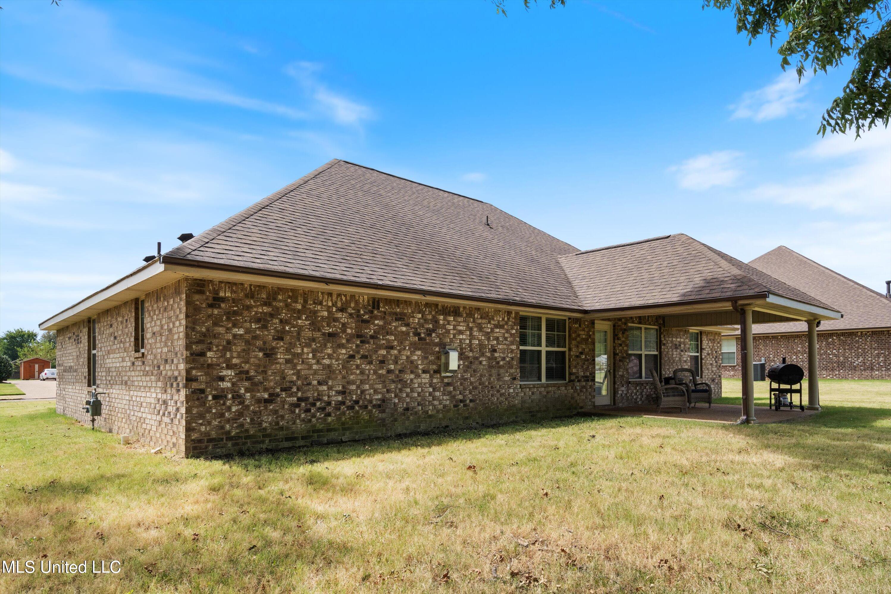 8856 N Courtly Circle Circle, Olive Branch, Mississippi image 33