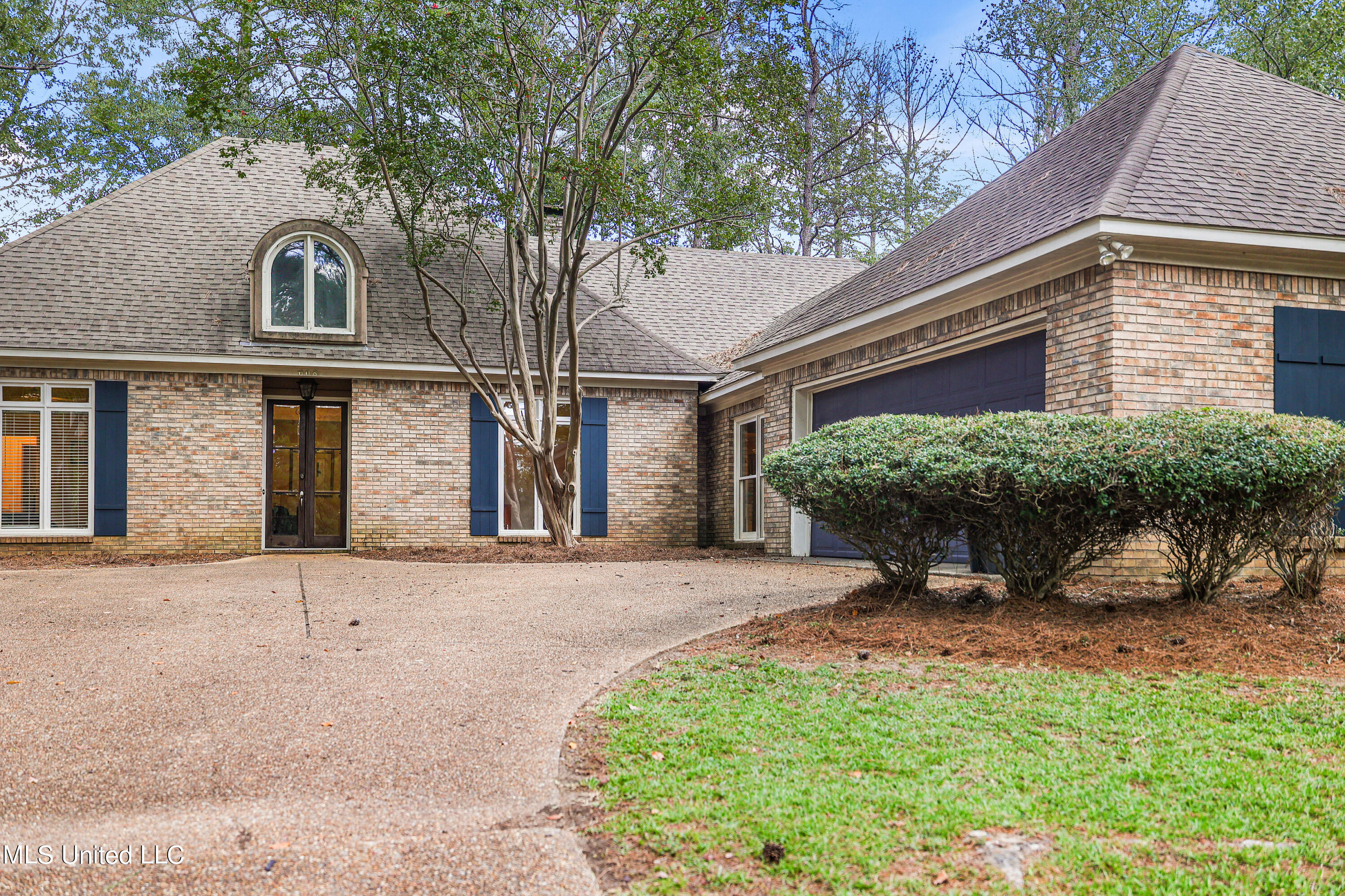 608 Arbour Court, Ridgeland, Mississippi image 2