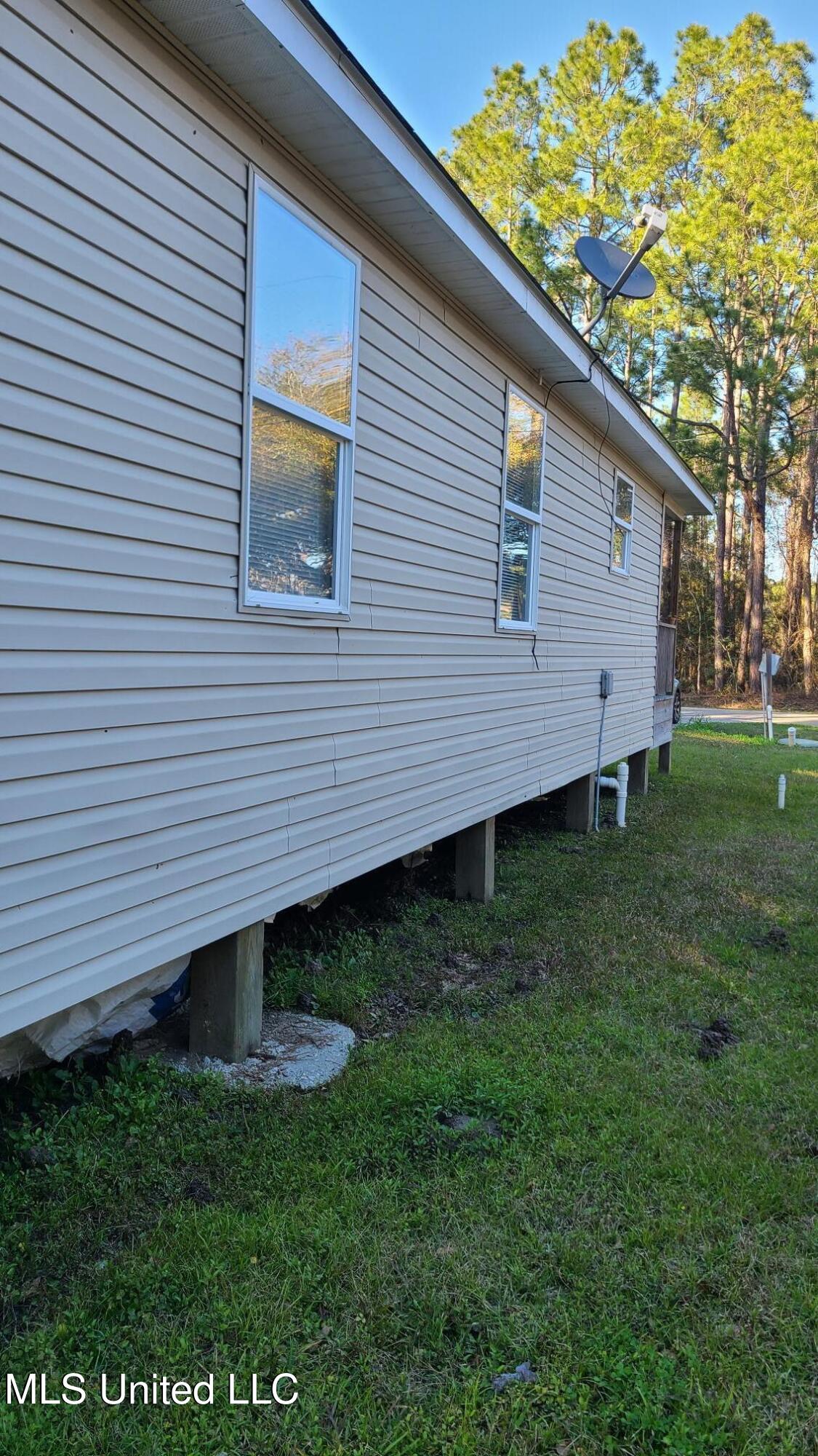 6031 W Hinds Street, Bay Saint Louis, Mississippi image 24
