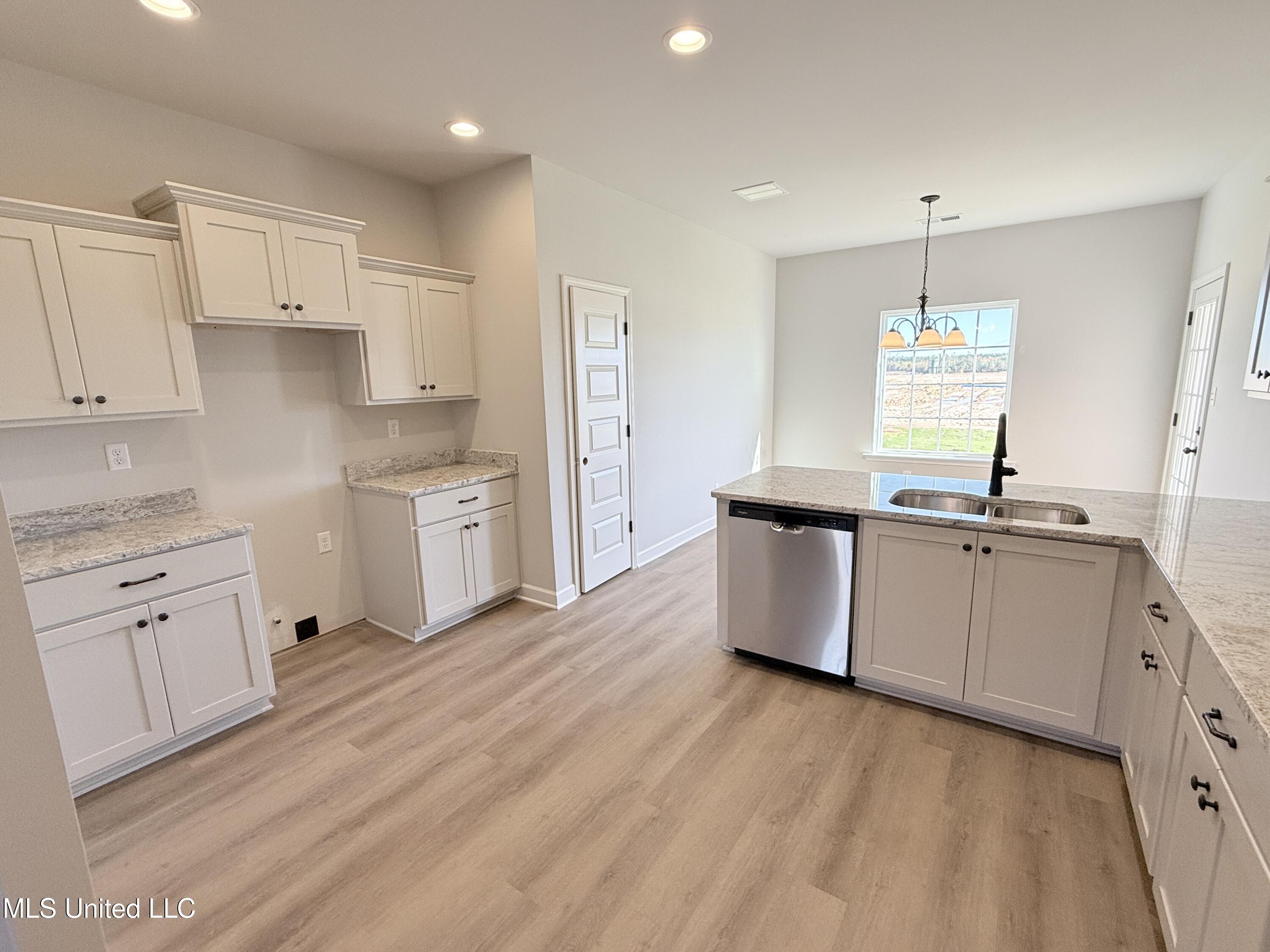8821 Tucker Lane, Southaven, Mississippi image 11