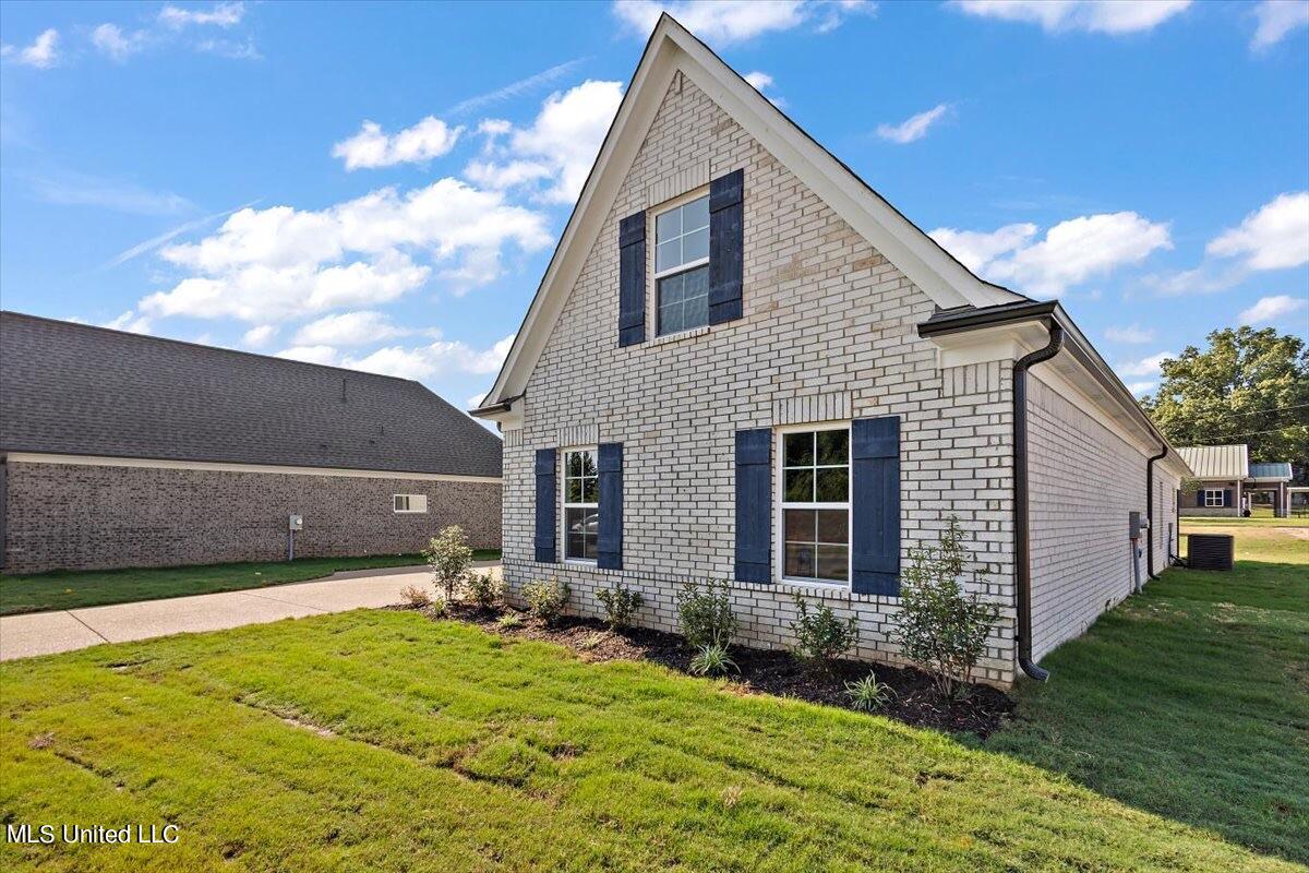 8821 Tucker Lane, Southaven, Mississippi image 5