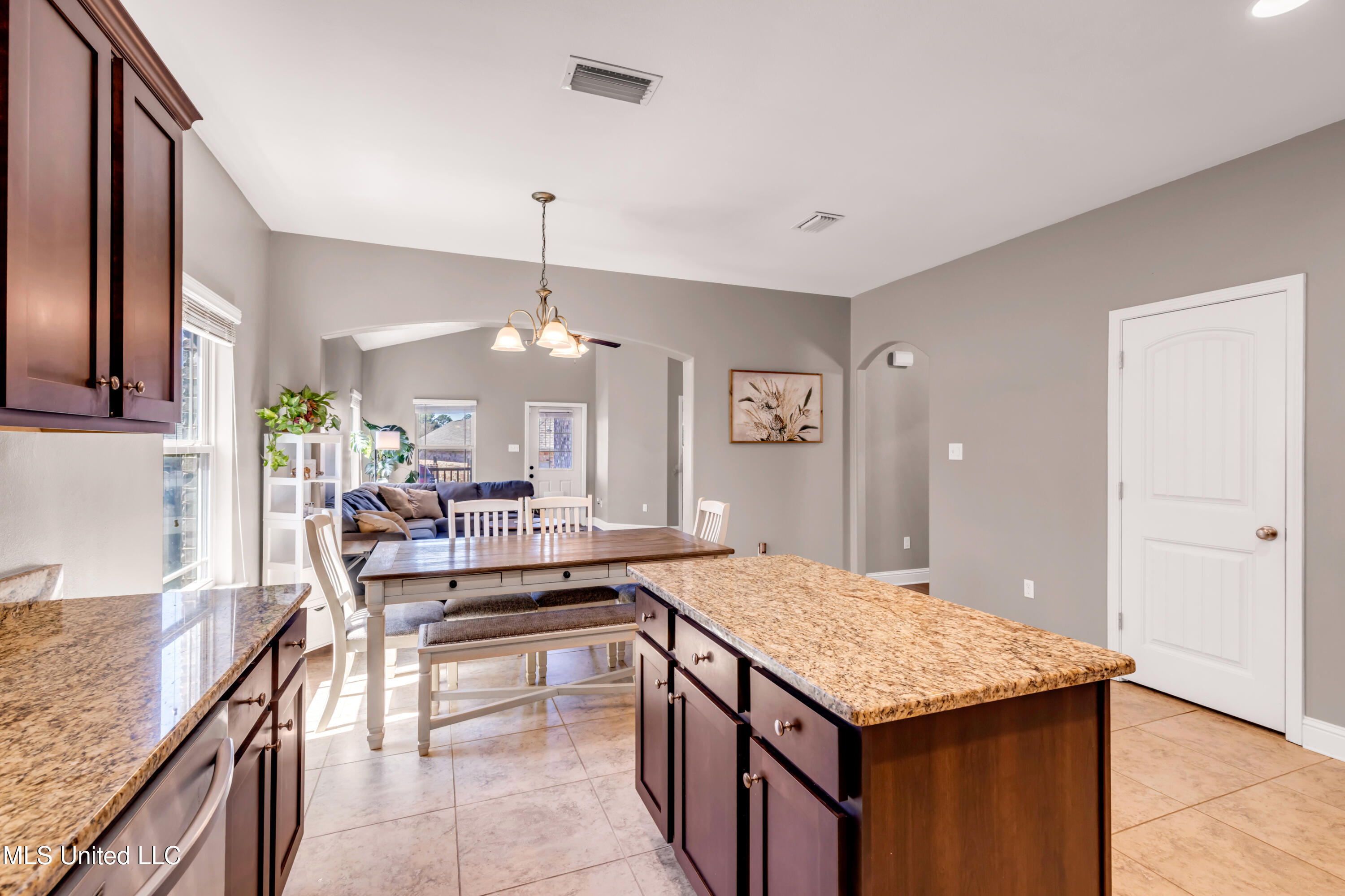 14073 Anandale Circle Circle, Gulfport, Mississippi image 14