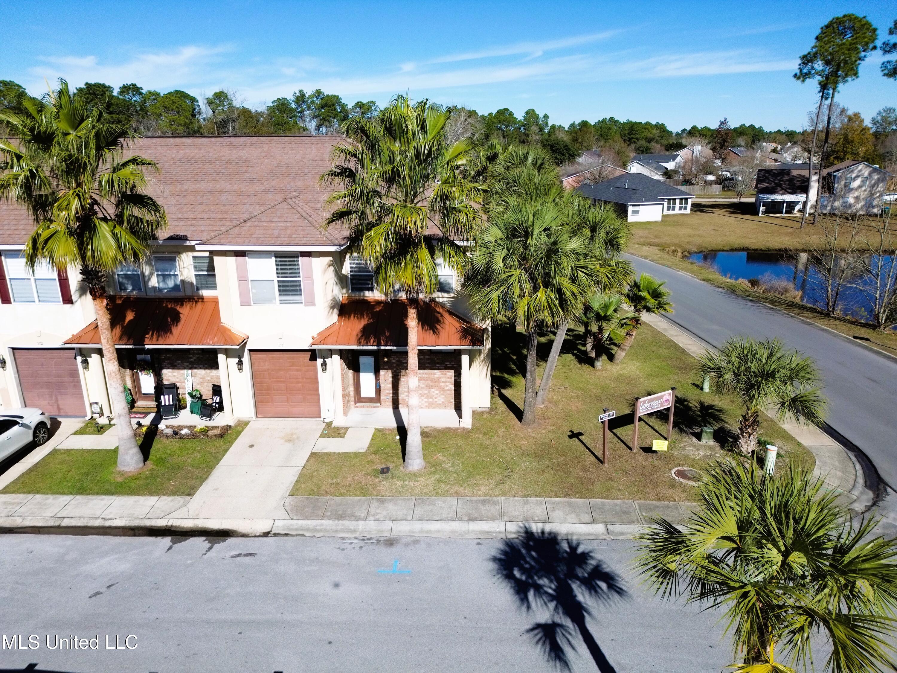 111 Capri Place, Ocean Springs, Mississippi image 3