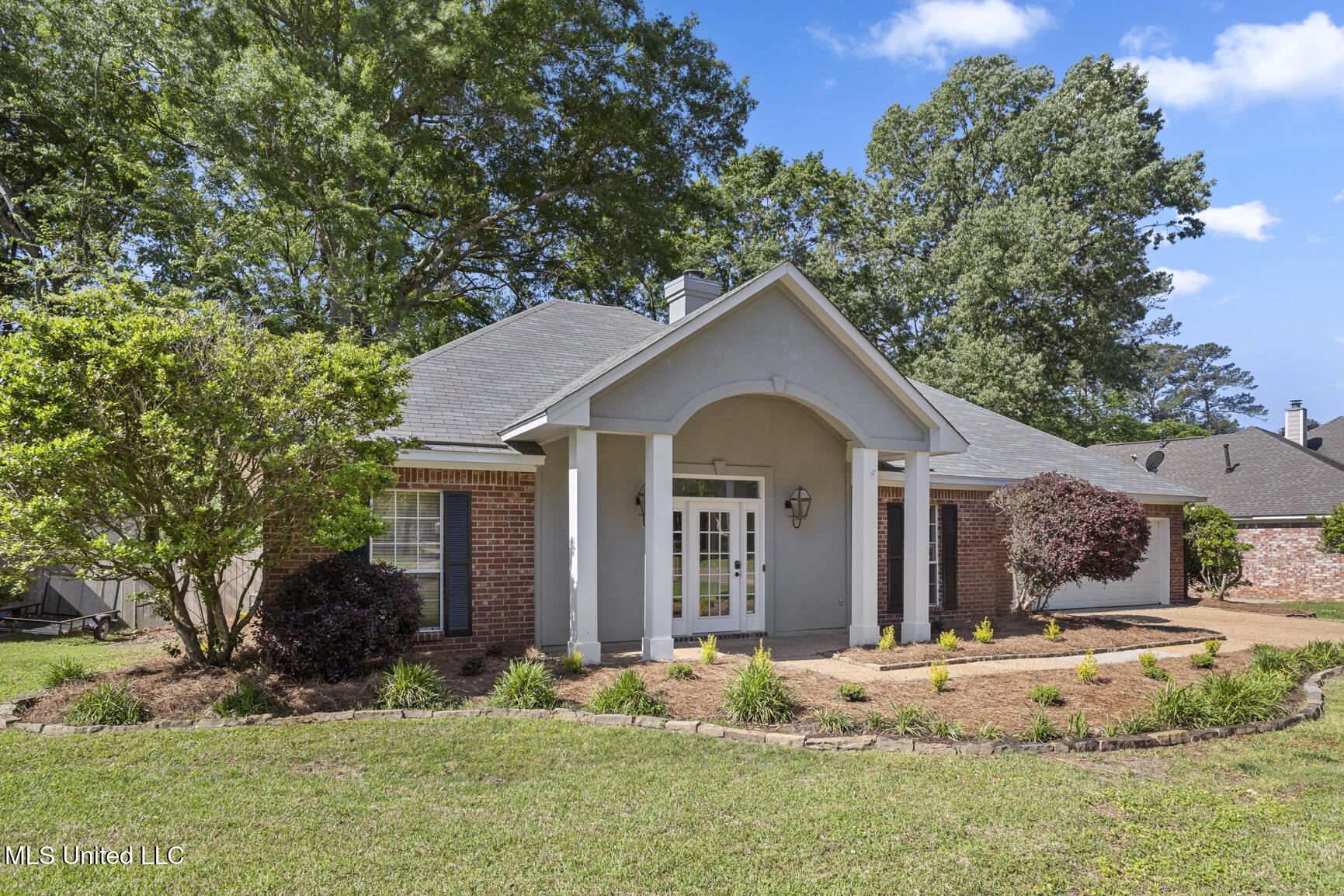 425 Shadowood Drive, Ridgeland, Mississippi image 2