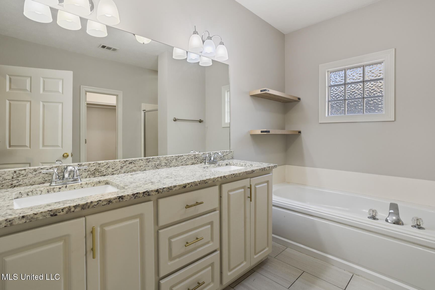 425 Shadowood Drive, Ridgeland, Mississippi image 16