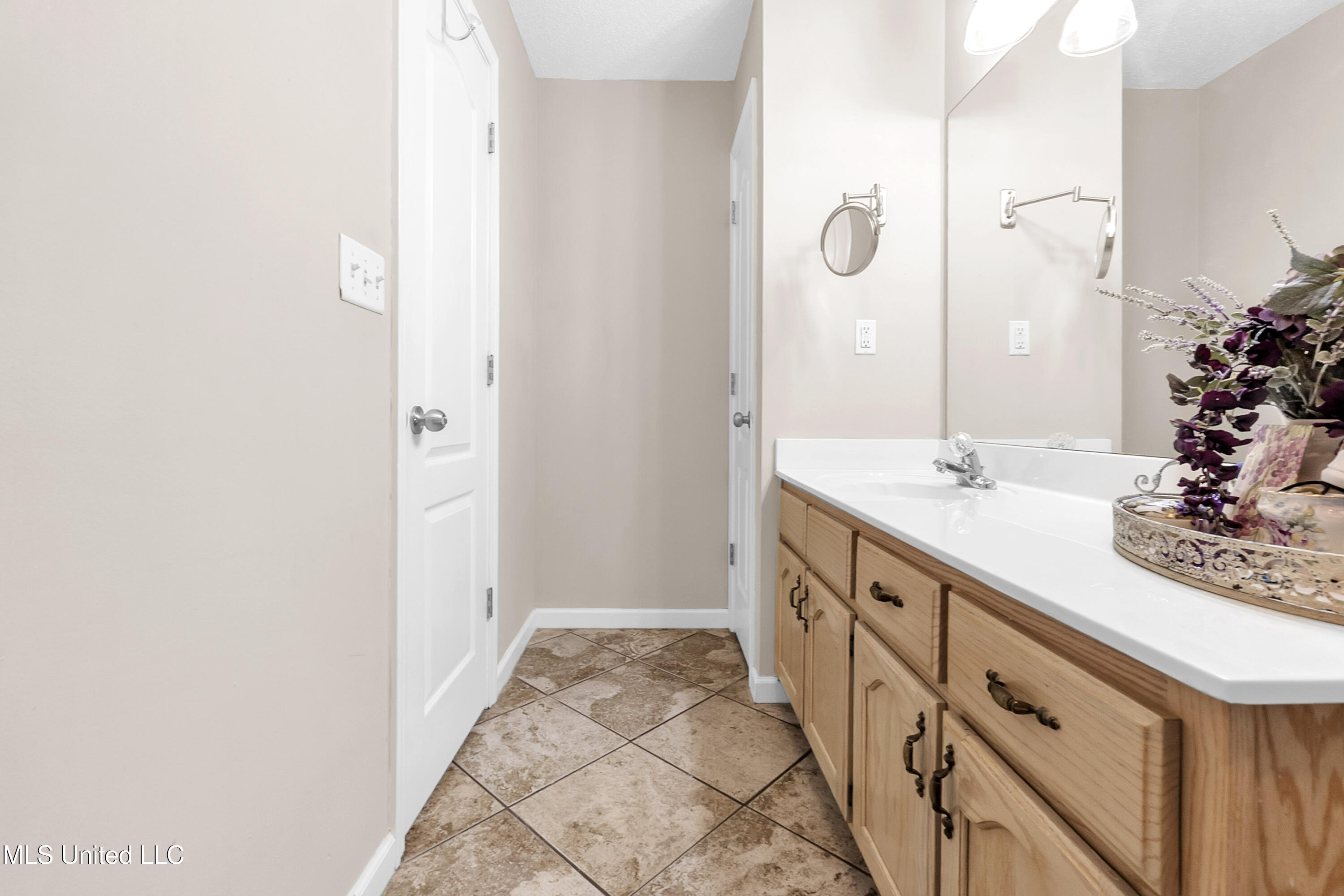 9082 Fox Cove, Olive Branch, Mississippi image 31