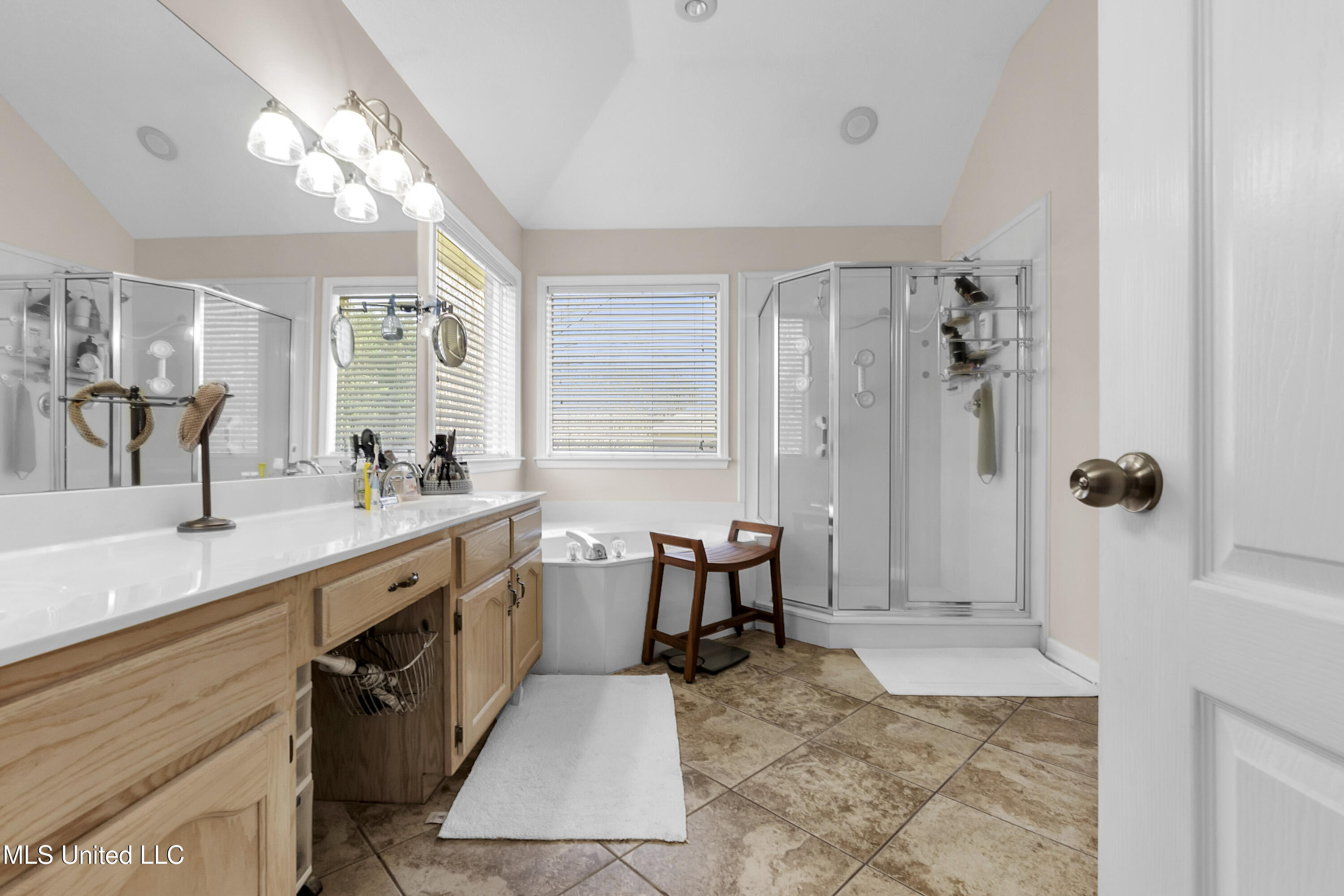 9082 Fox Cove, Olive Branch, Mississippi image 17