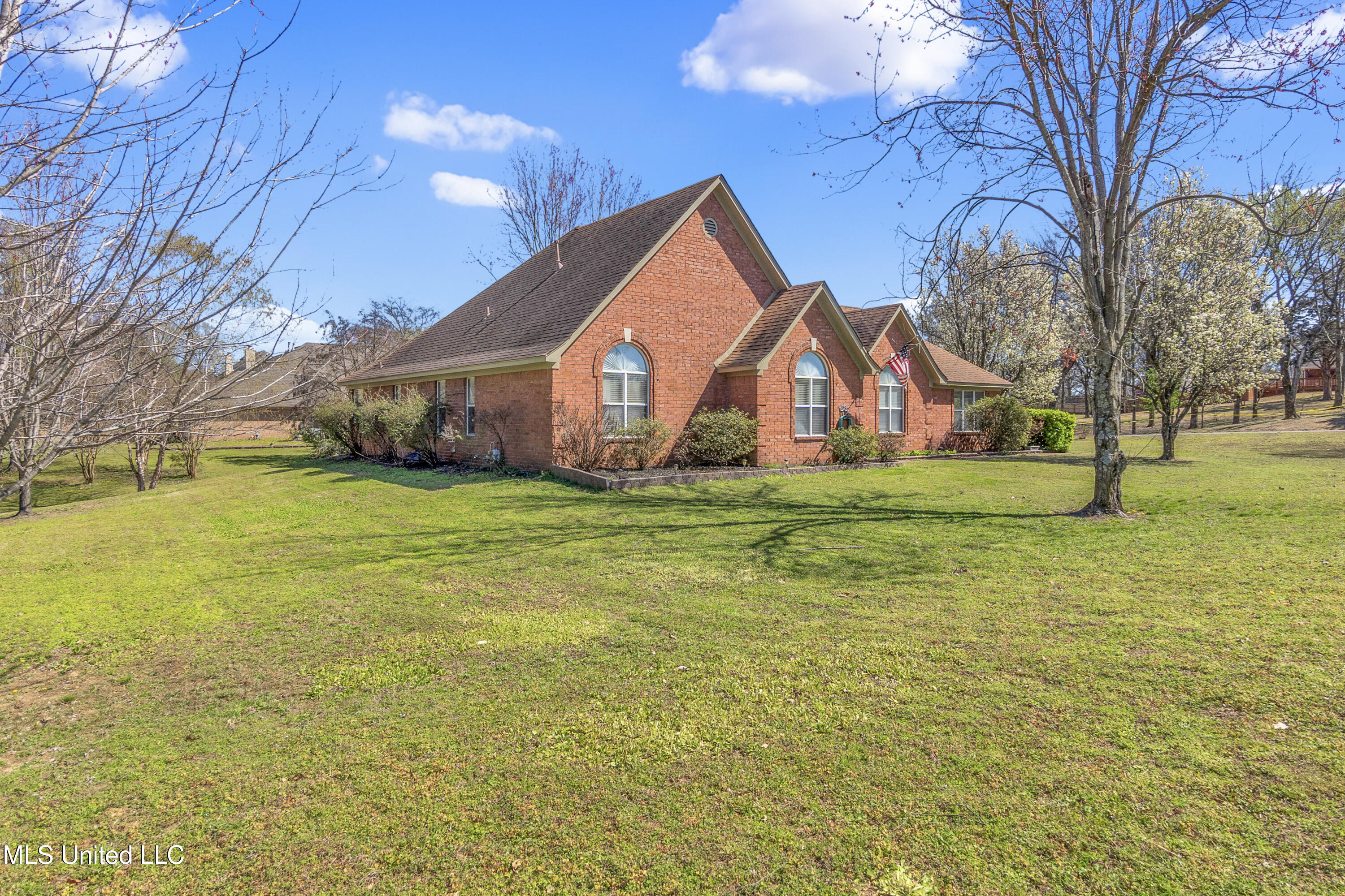 9082 Fox Cove, Olive Branch, Mississippi image 3
