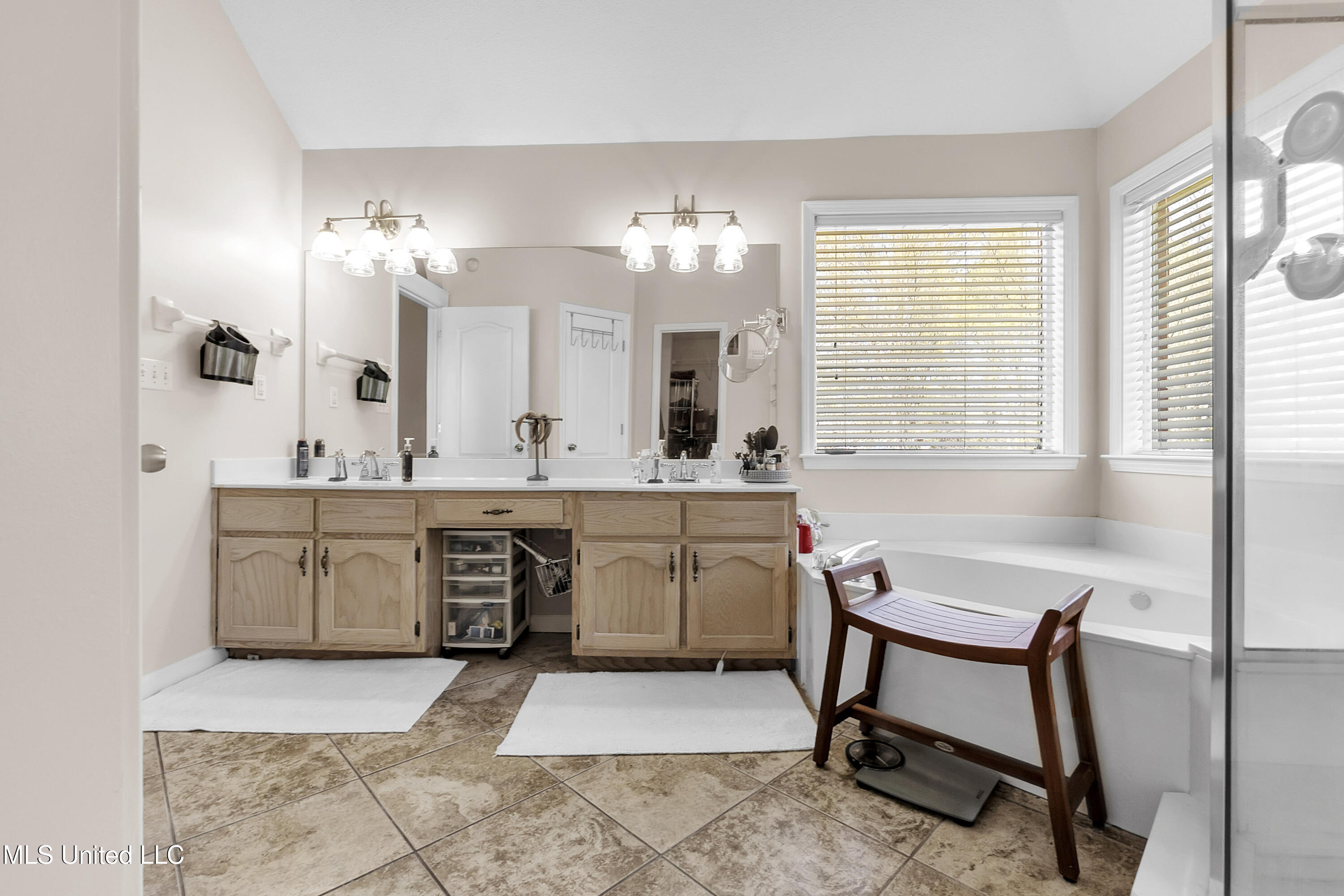 9082 Fox Cove, Olive Branch, Mississippi image 16