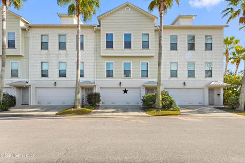 Townhouse For Sale - 1400 Mill Road<br/> Gulfport, MS 39507