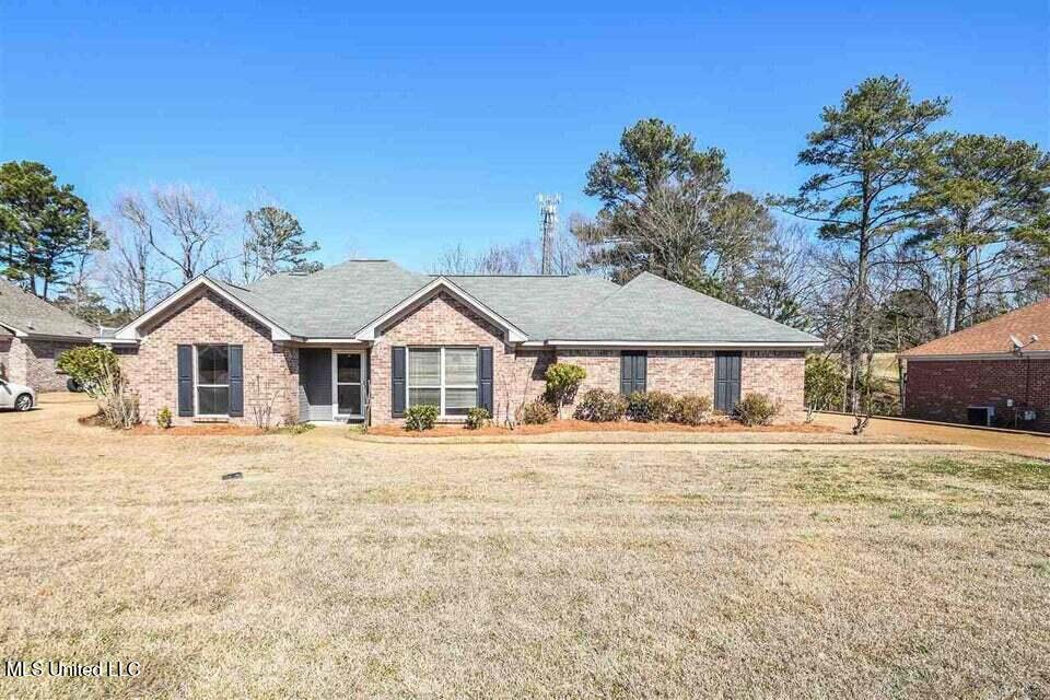 1015 Cobblestone Place, Brandon, Mississippi image 1