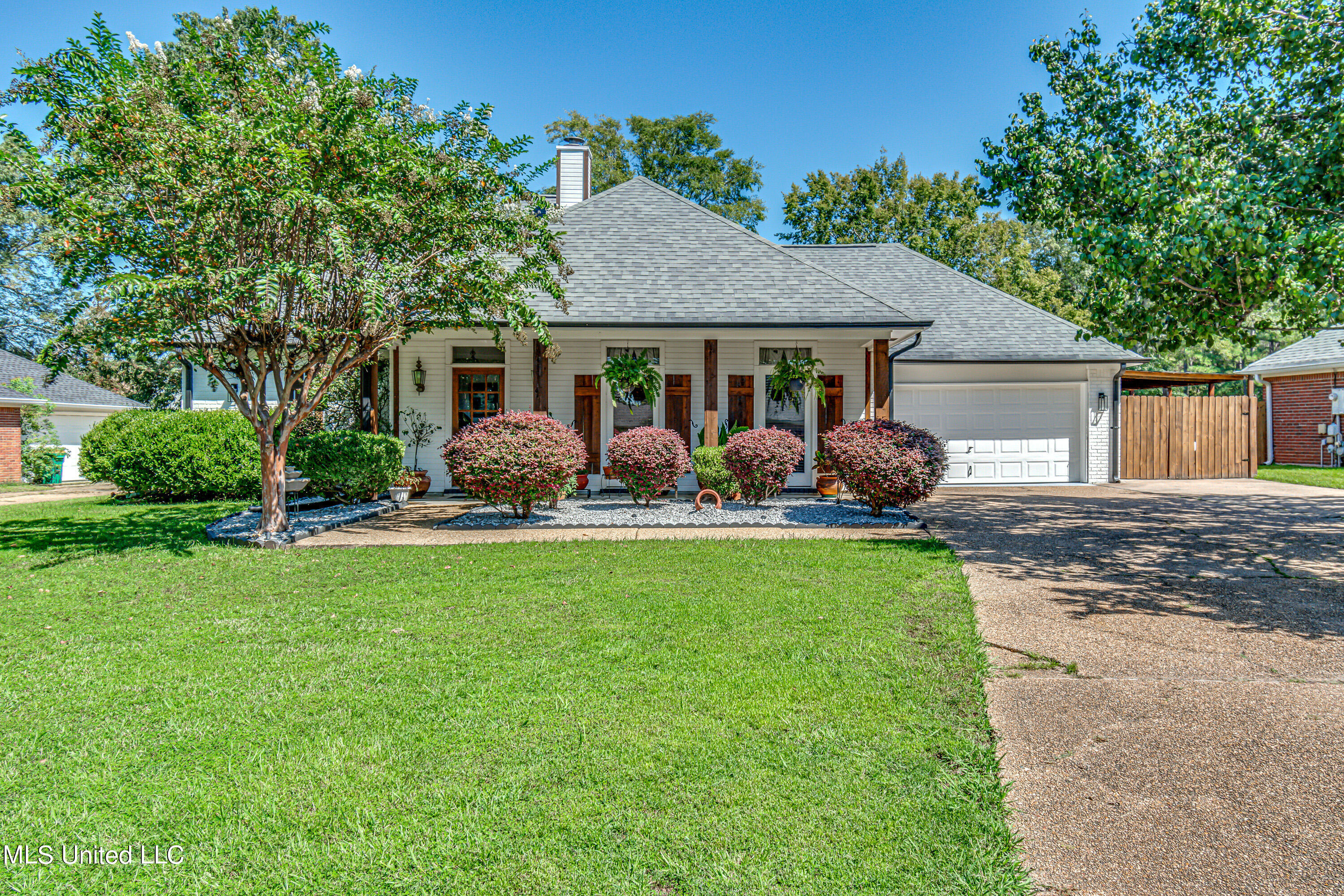 106 Oak Grove Drive, Brandon, Mississippi image 1