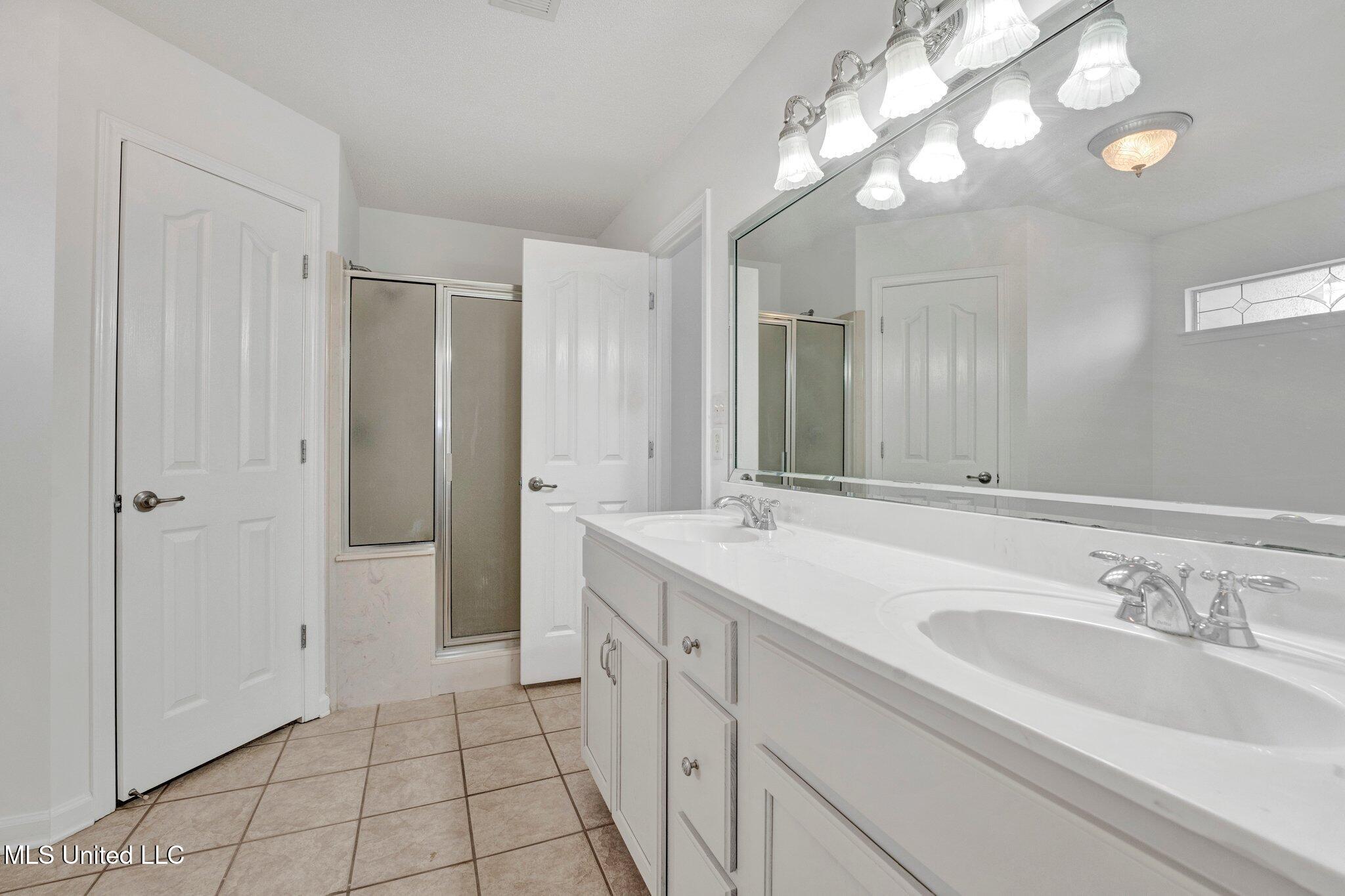 7888 E Shelburne Lane, Southaven, Mississippi image 34