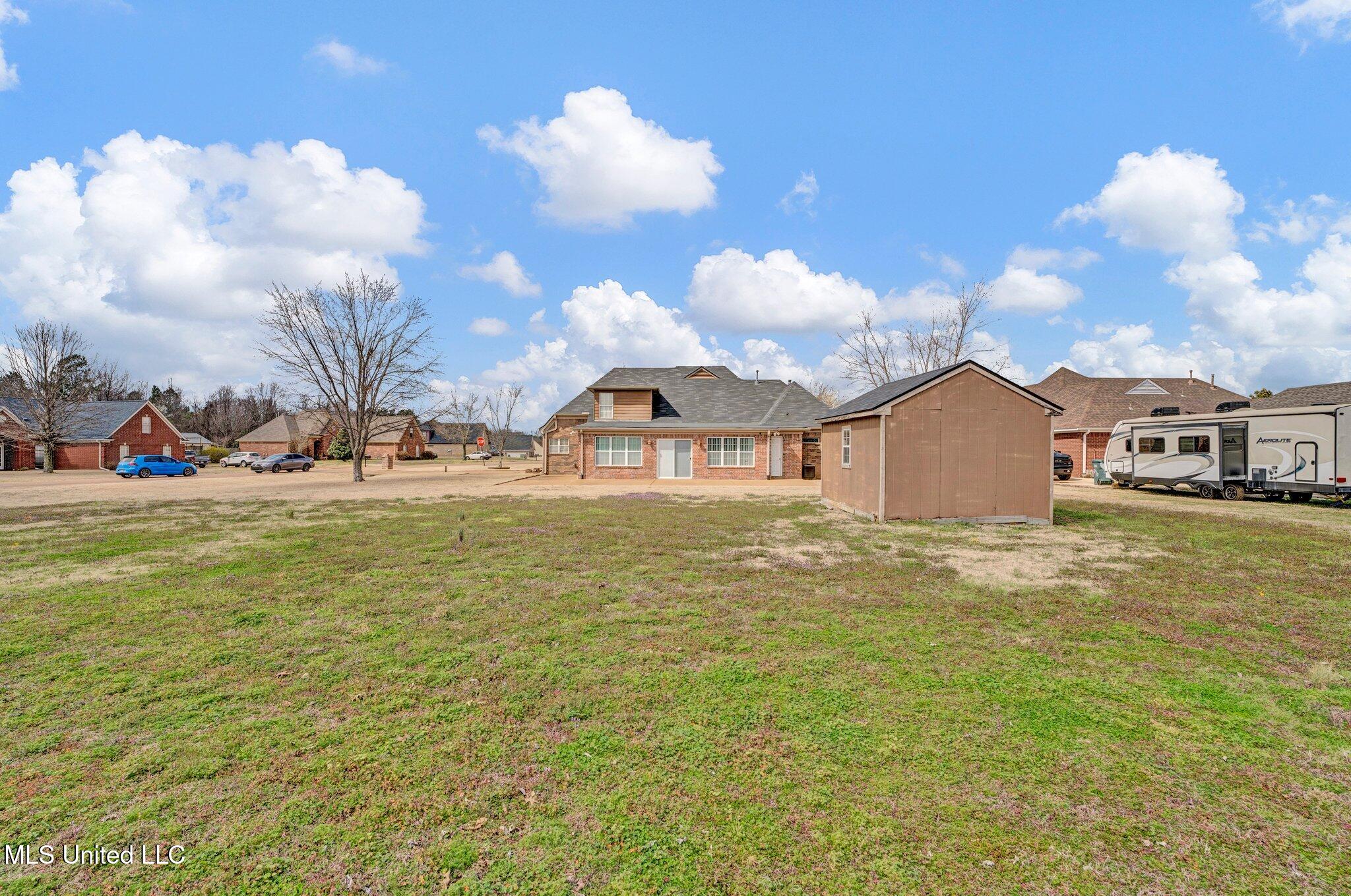 7888 E Shelburne Lane, Southaven, Mississippi image 45