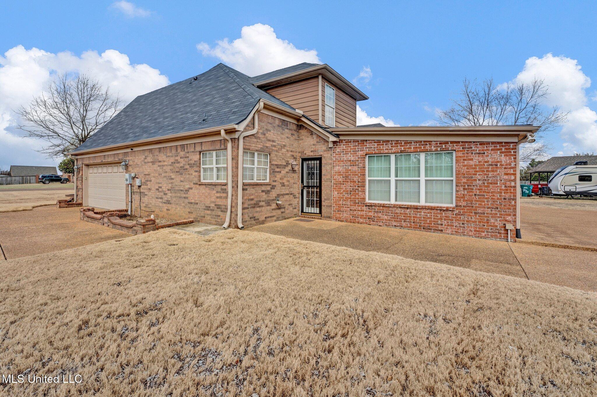 7888 E Shelburne Lane, Southaven, Mississippi image 42