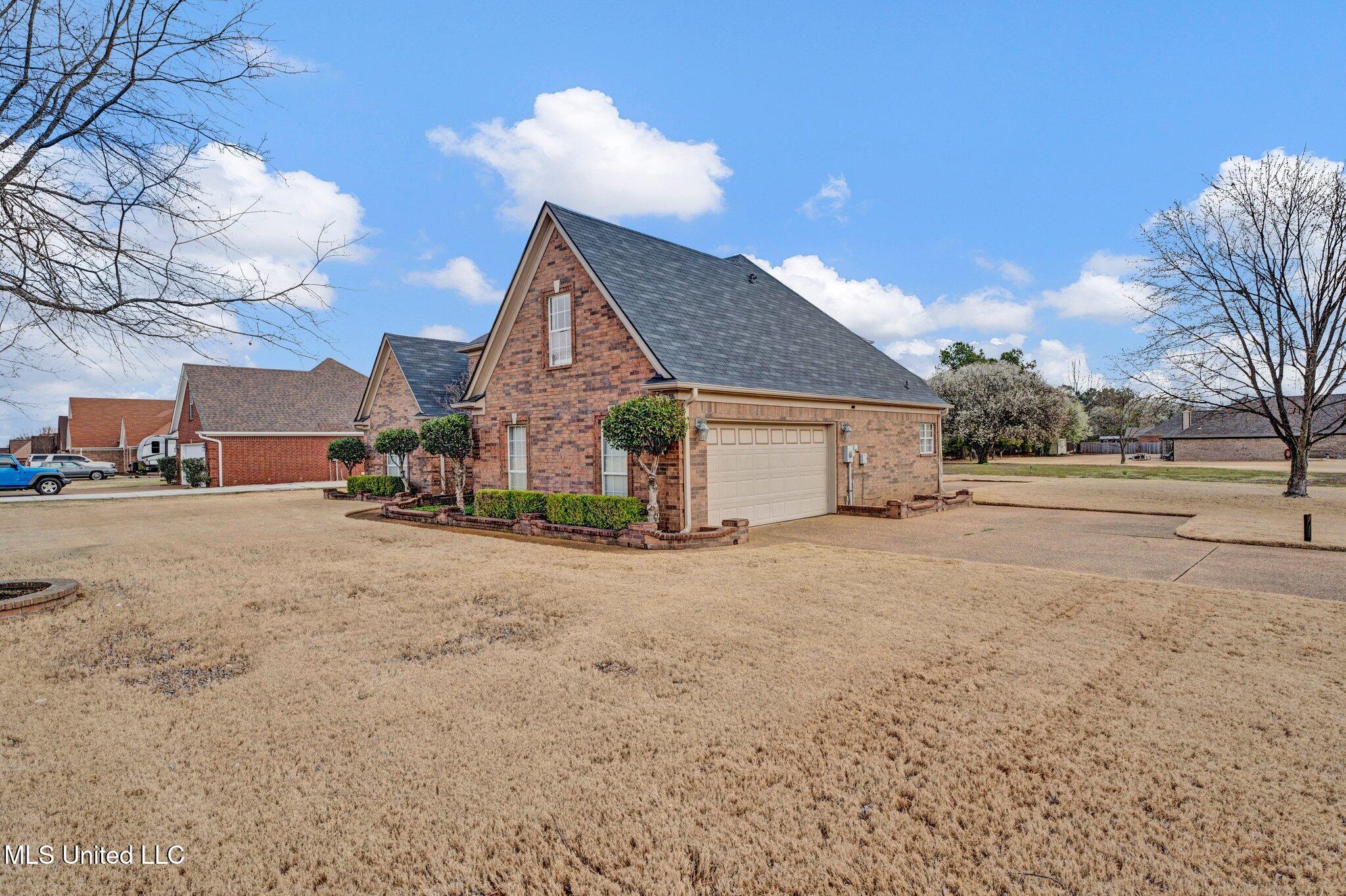 7888 E Shelburne Lane, Southaven, Mississippi image 6
