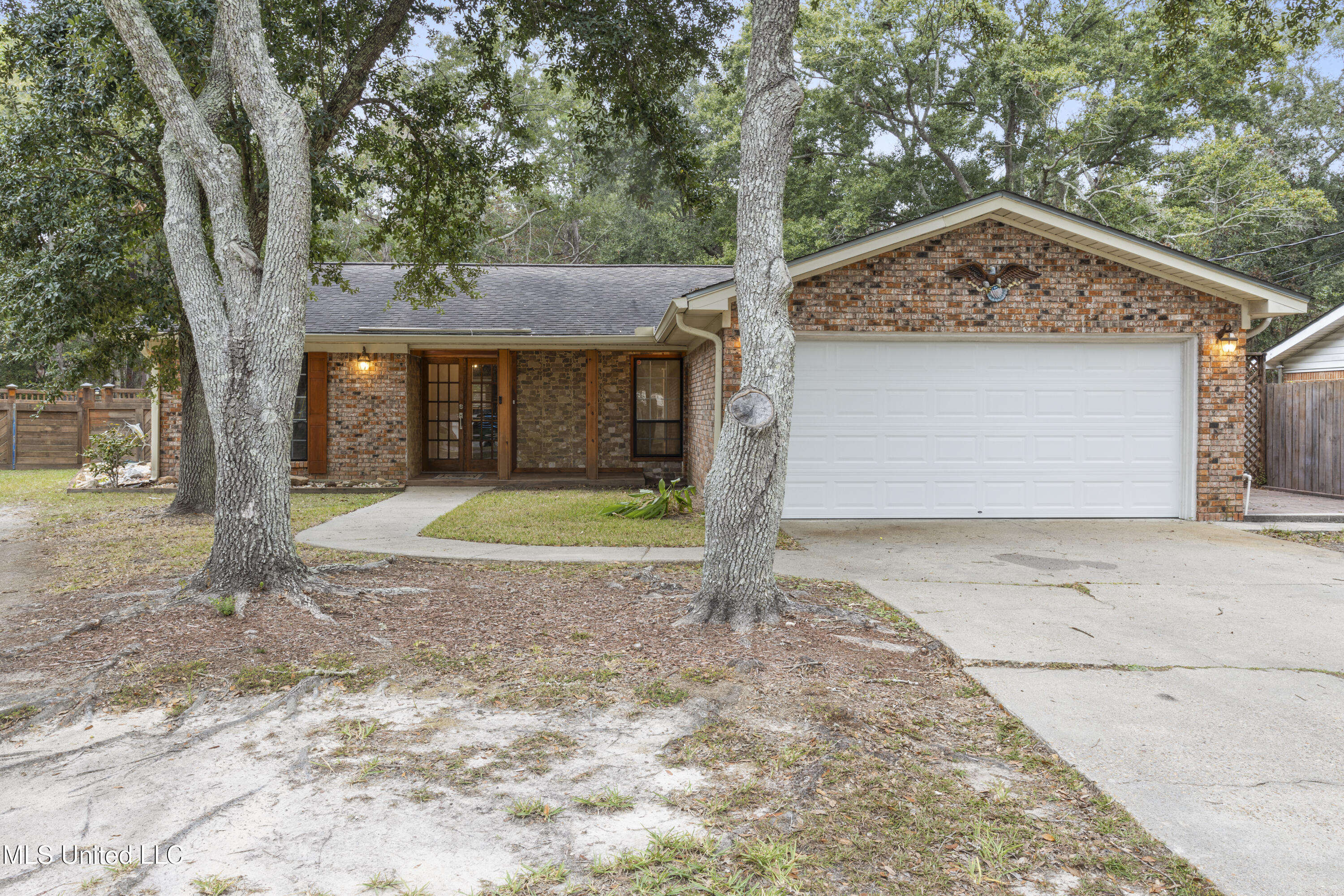 2307 Sandalwood Drive, Gautier, Mississippi image 1