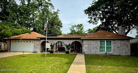 Homes For Sale - 206 Boggs Circle<br/> Long Beach, MS 39560