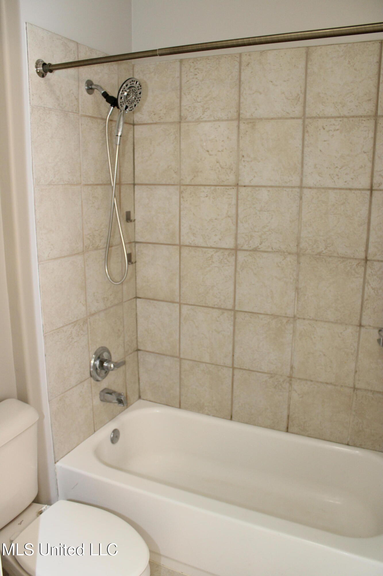13804 Whispering Pines Drive, Olive Branch, Mississippi image 32